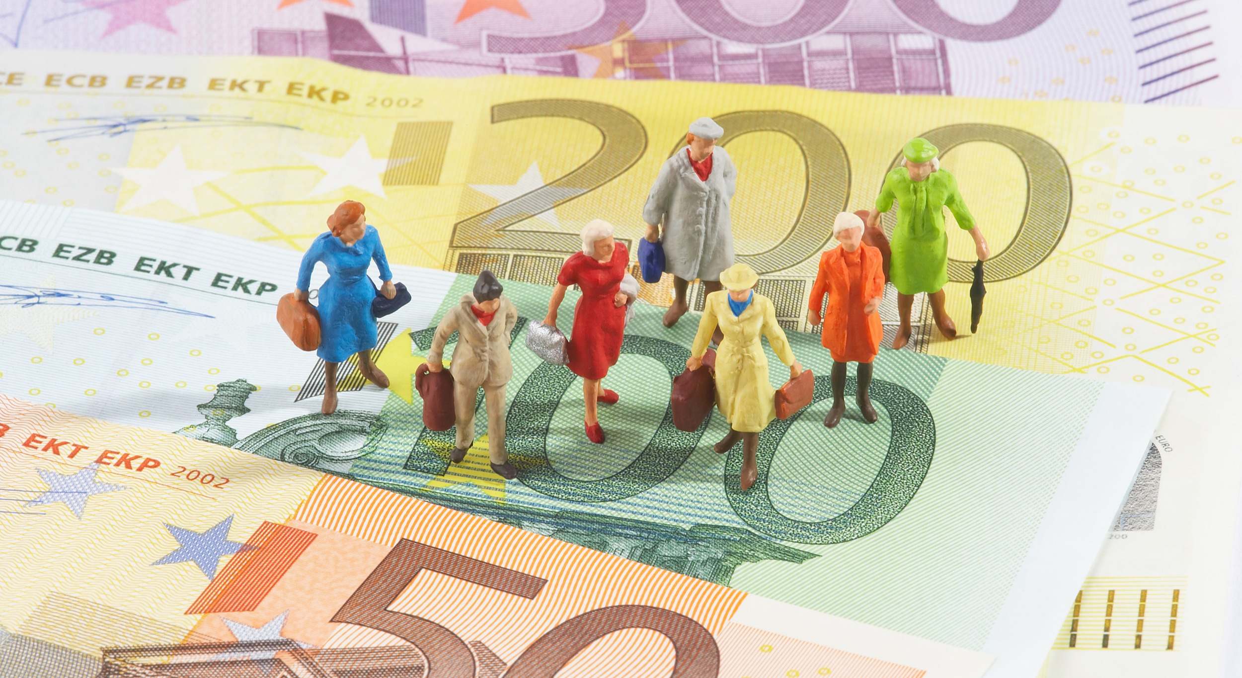 Billetes con muñecos