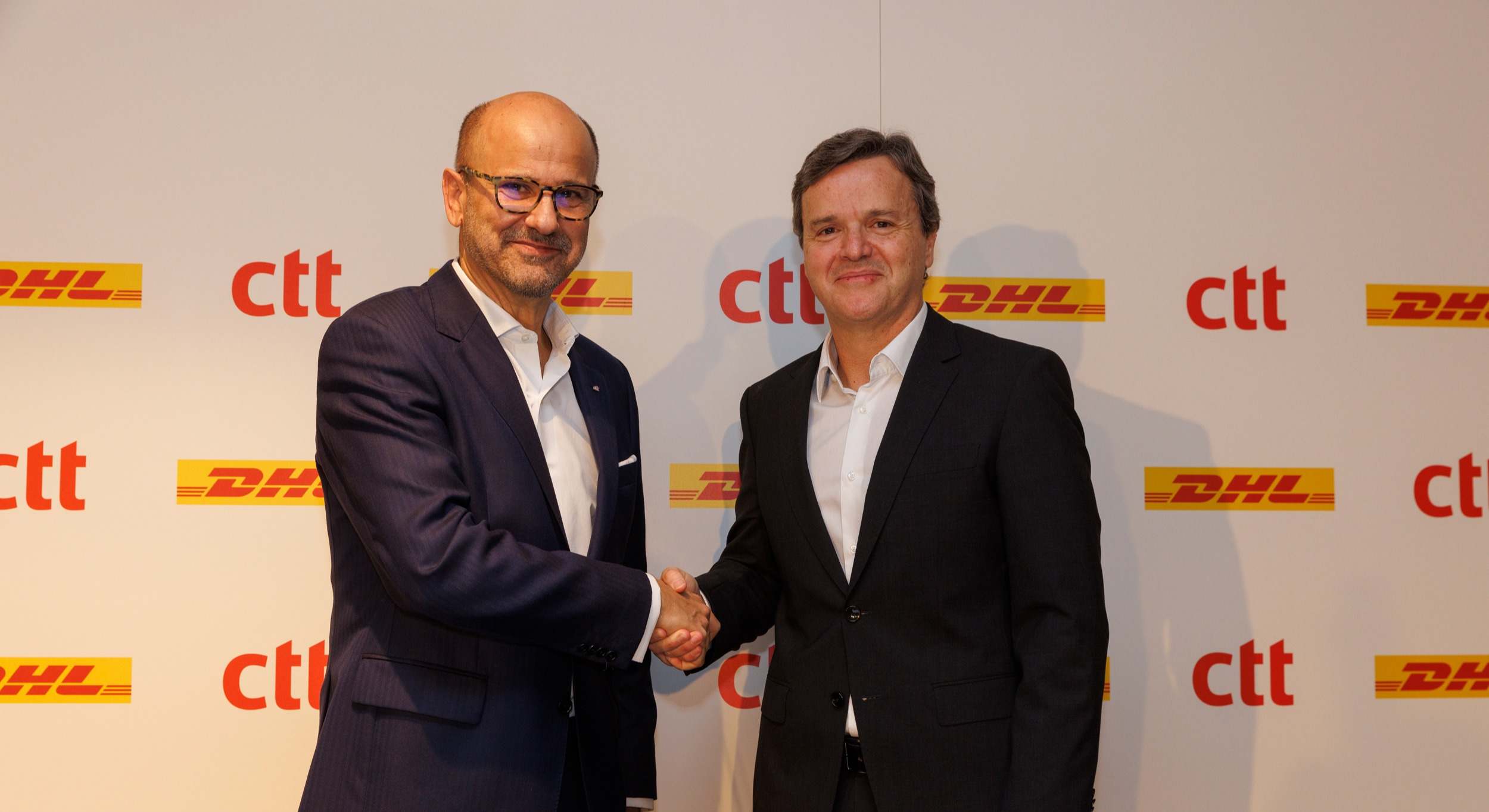João Bento, CEO de CTT-Correios de Portugal; y Pablo Ciano, CEO de DHL eCommerce