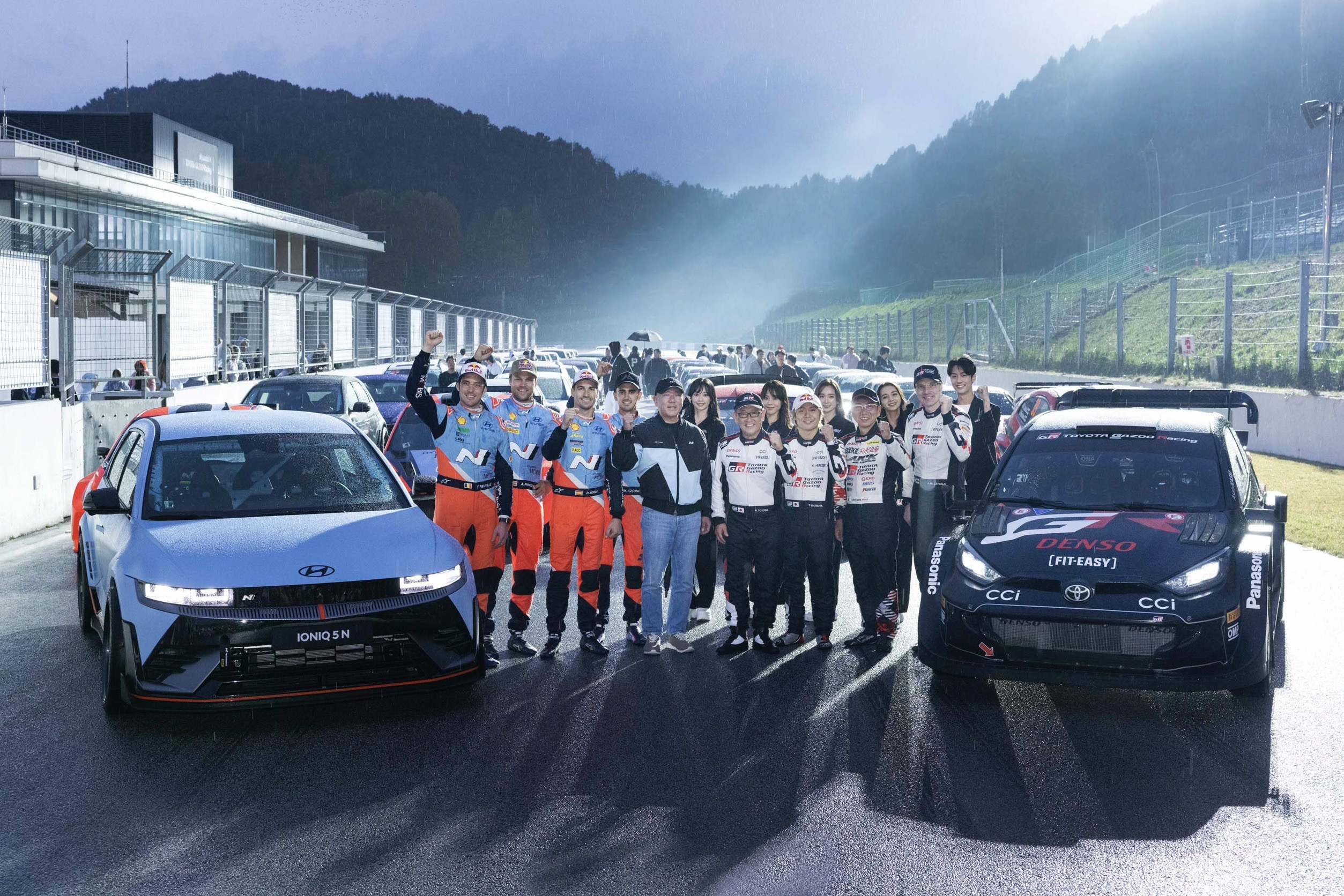 Toyota y Hyundai en festival conjunto en Corea