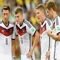 kroos-muller-schwensteiger.jpg