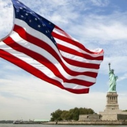 eeuu-bandera_estatua.jpg