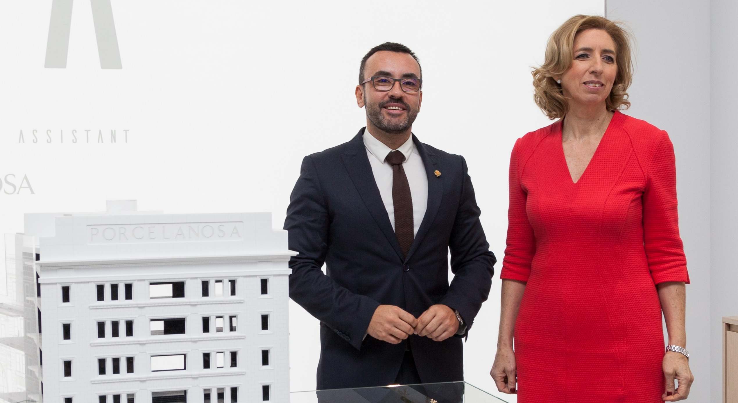 María José Soriano, consejera delegada de Porcelanosa, con el alcalde de Vila-Real, José Benlloch.