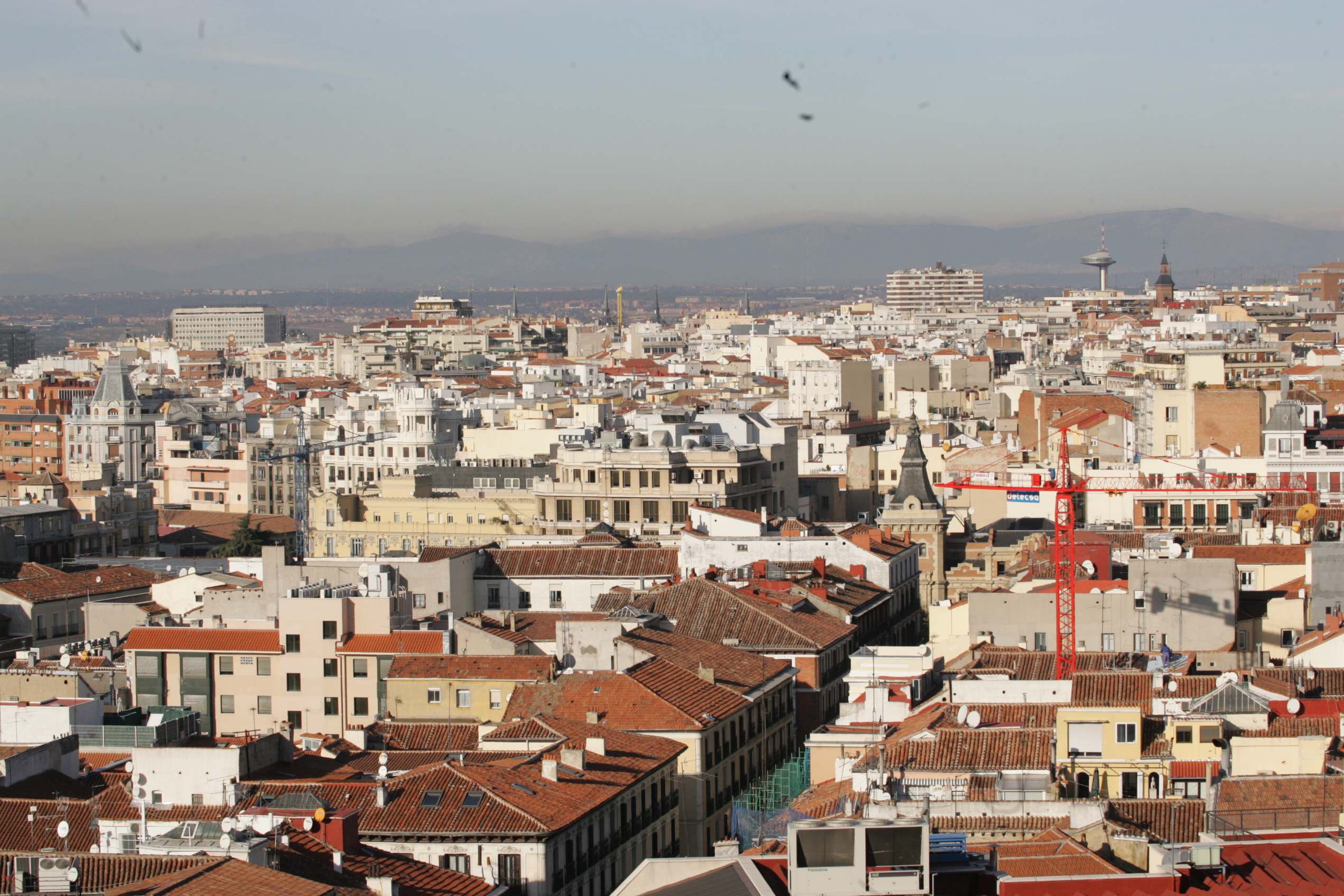 Vistas de Madrid, edificios de vivienda y oficinas