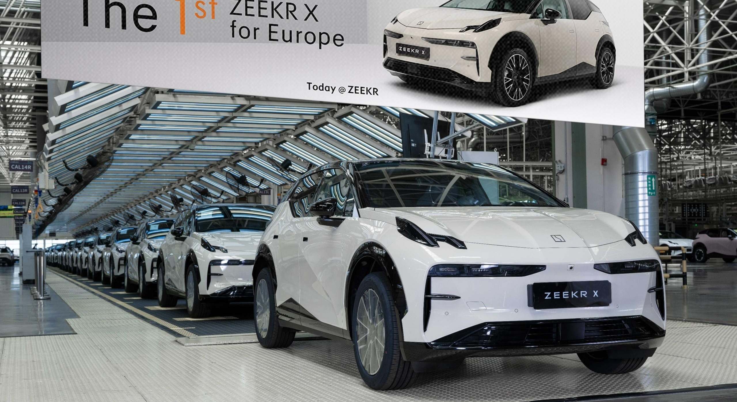 Una factoría con coches chinos destinados a Europa.