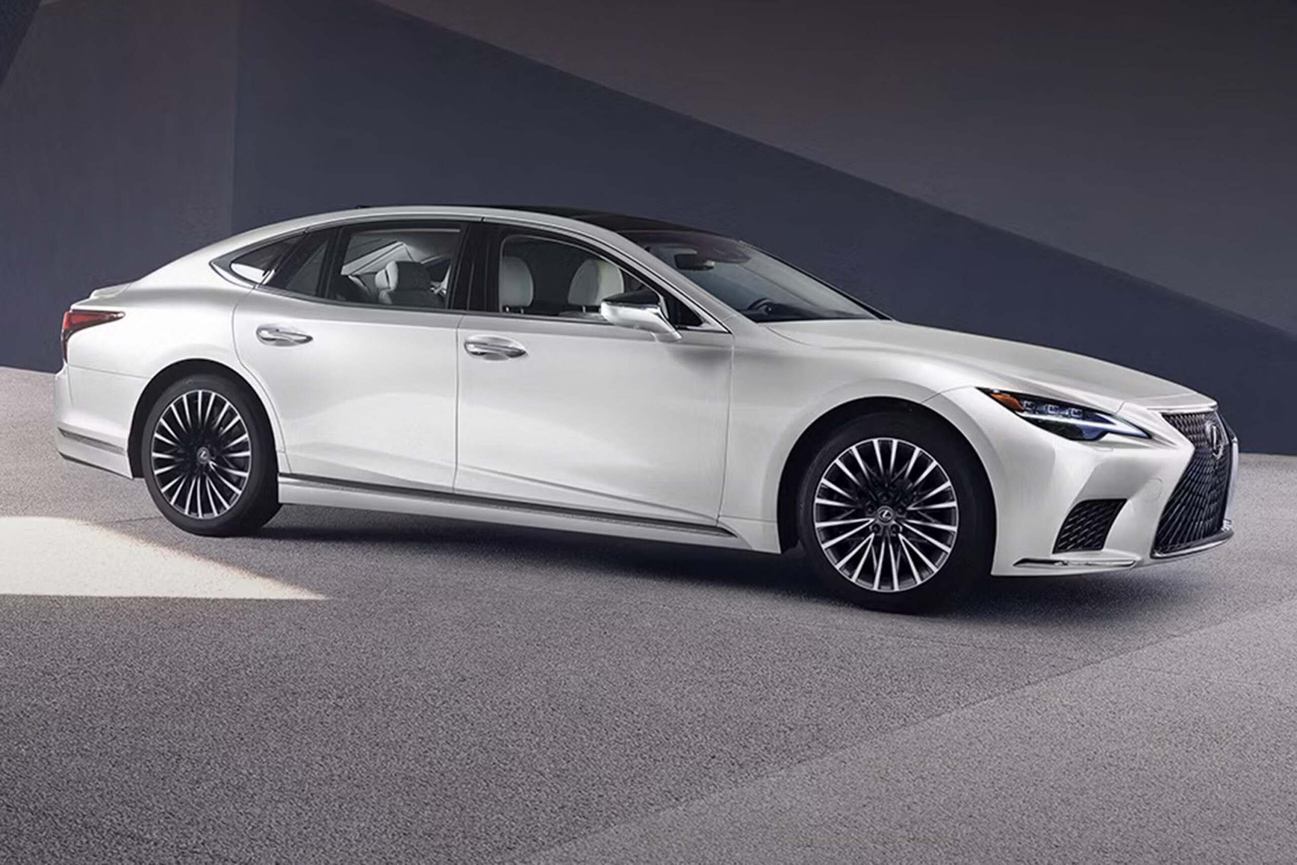 Lexus LS