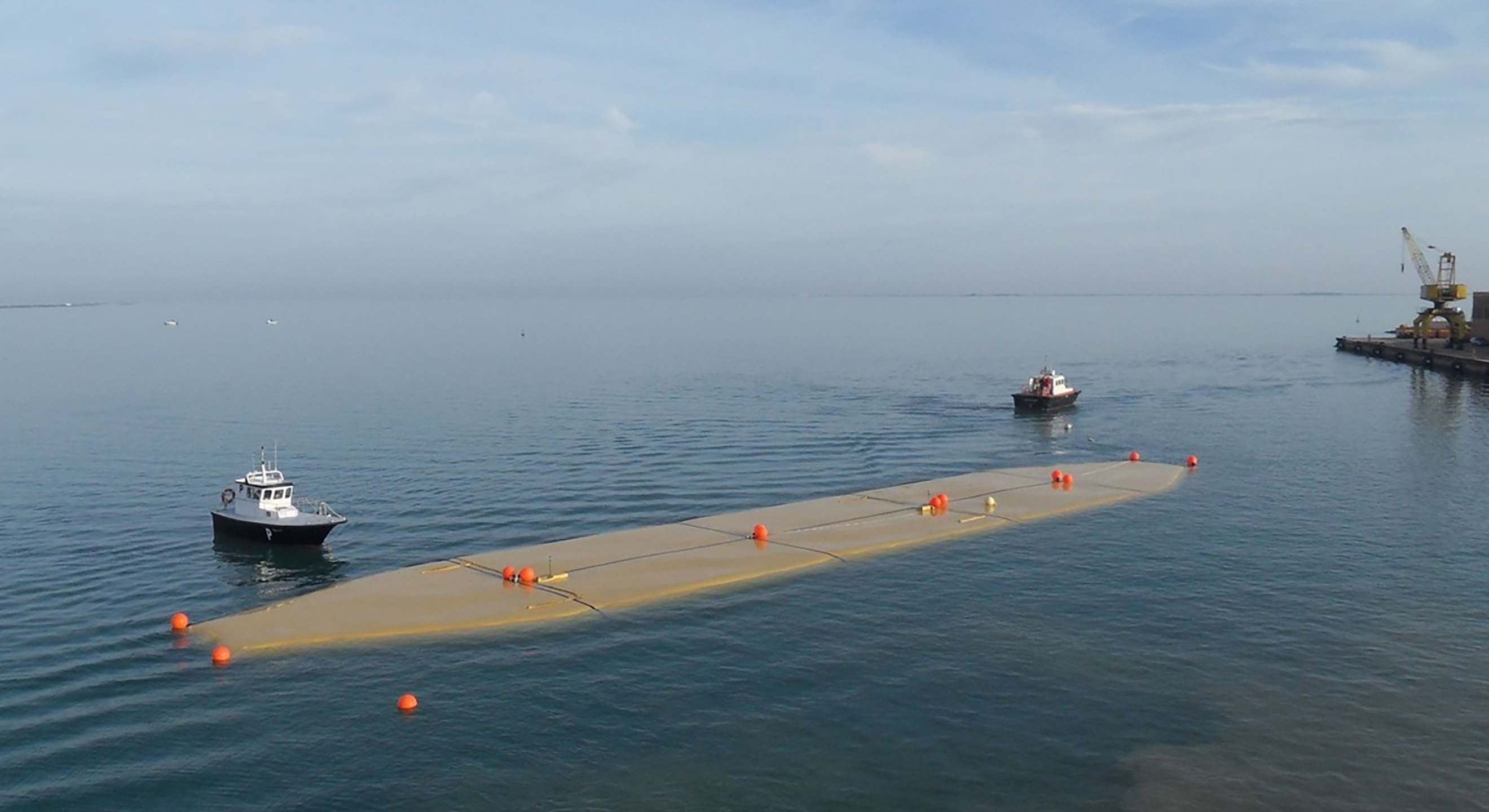 Una de las pruebas en el mar de las bolsas de agua dulce.