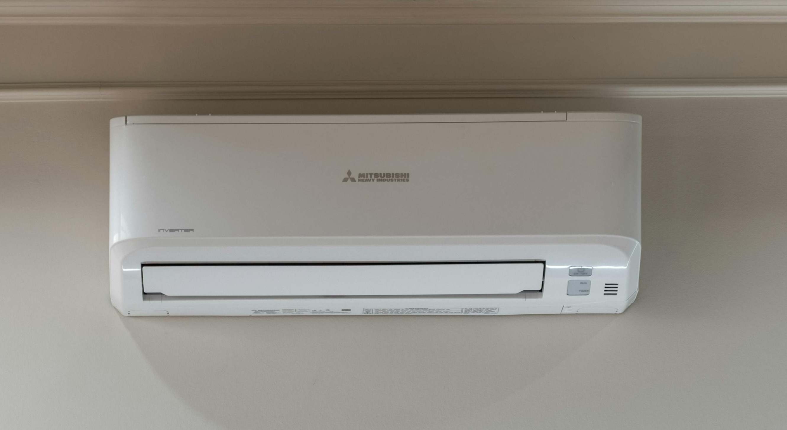 Los sistemas de aire acondicionado son cruciales para regular la temperatura interior