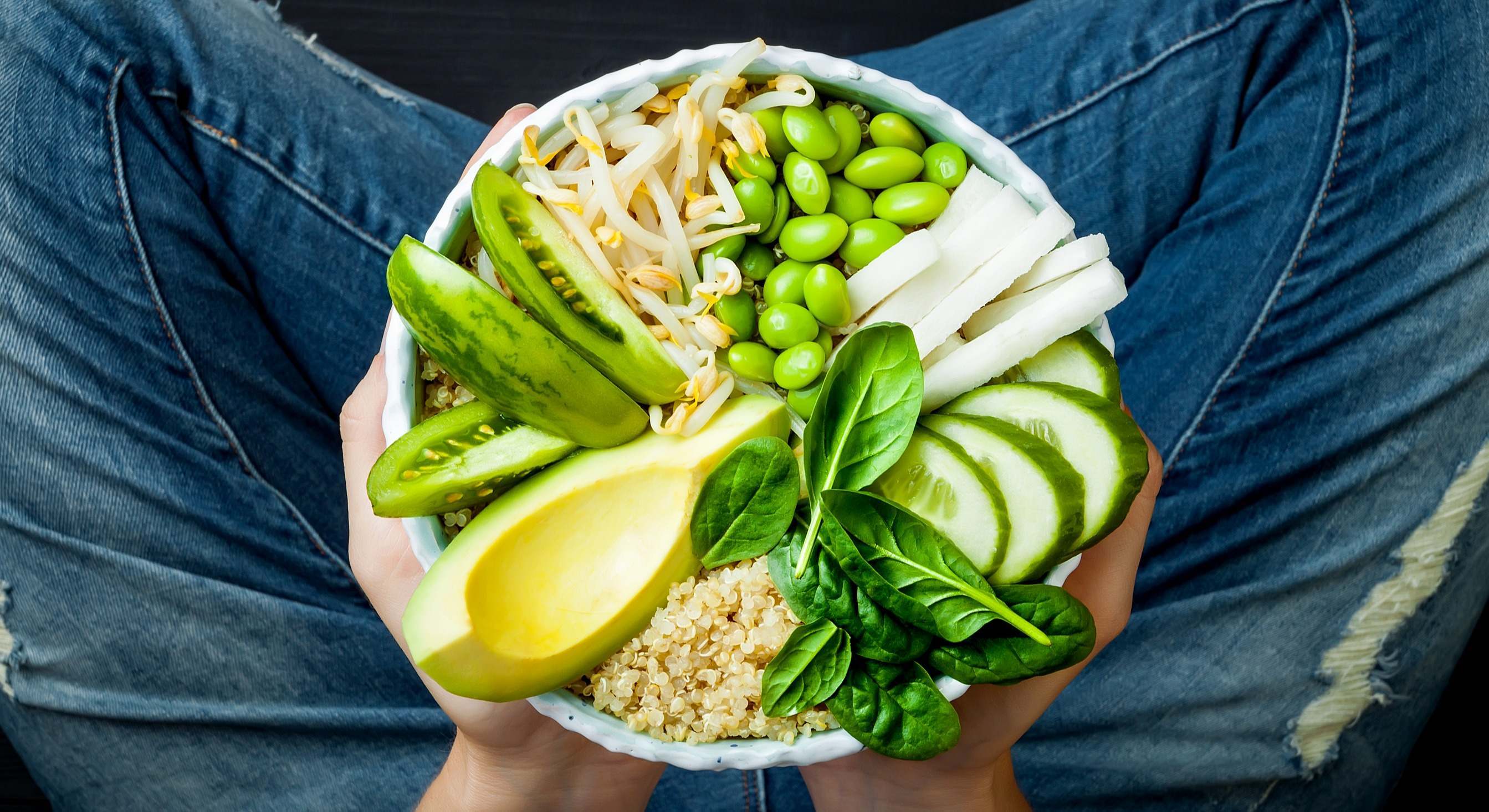 Bol con diferentes verduras