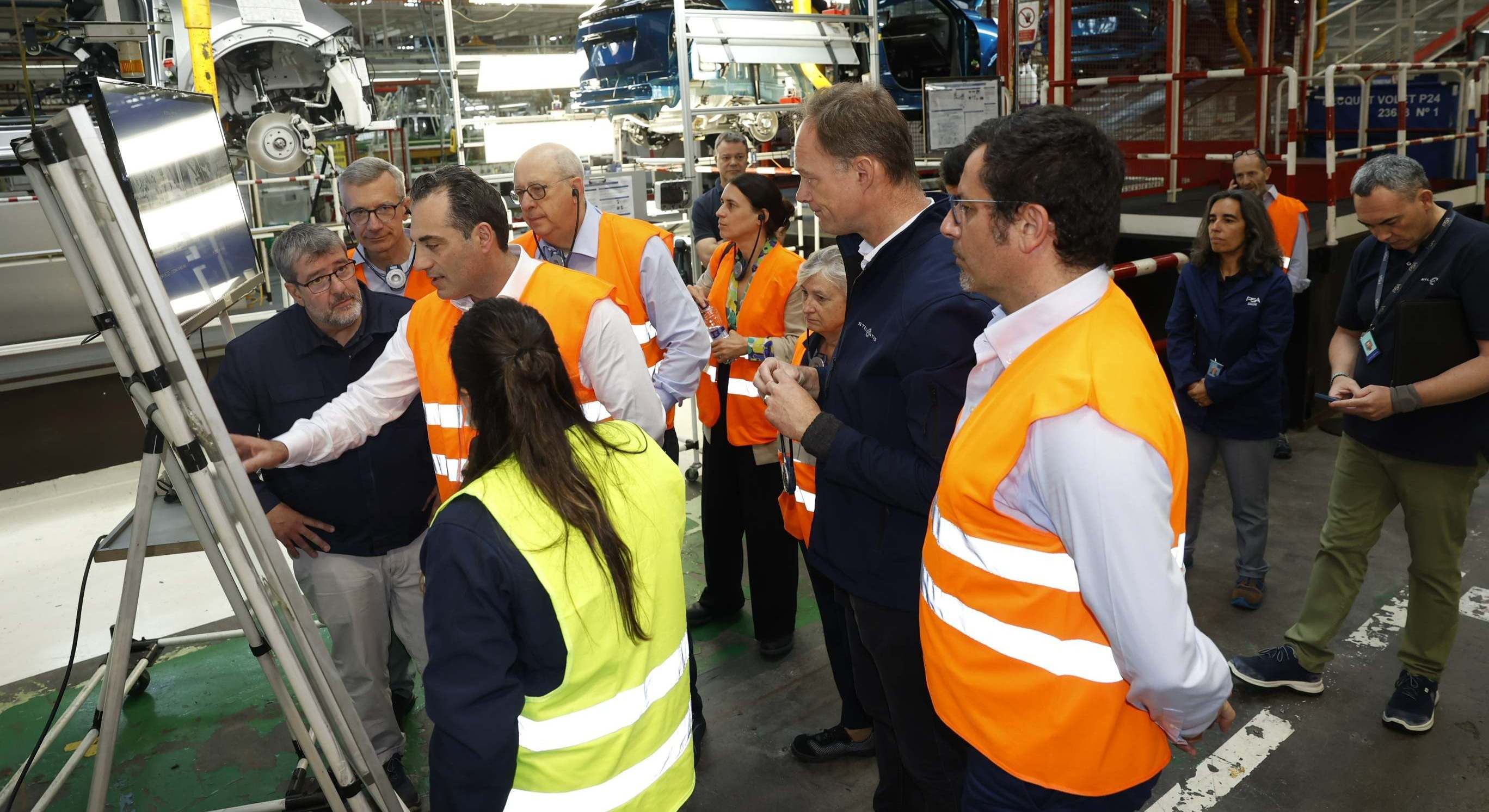 El nuevo CEO de Stellantis, Antonio Filosa, visita la planta del grupo en Vigo.