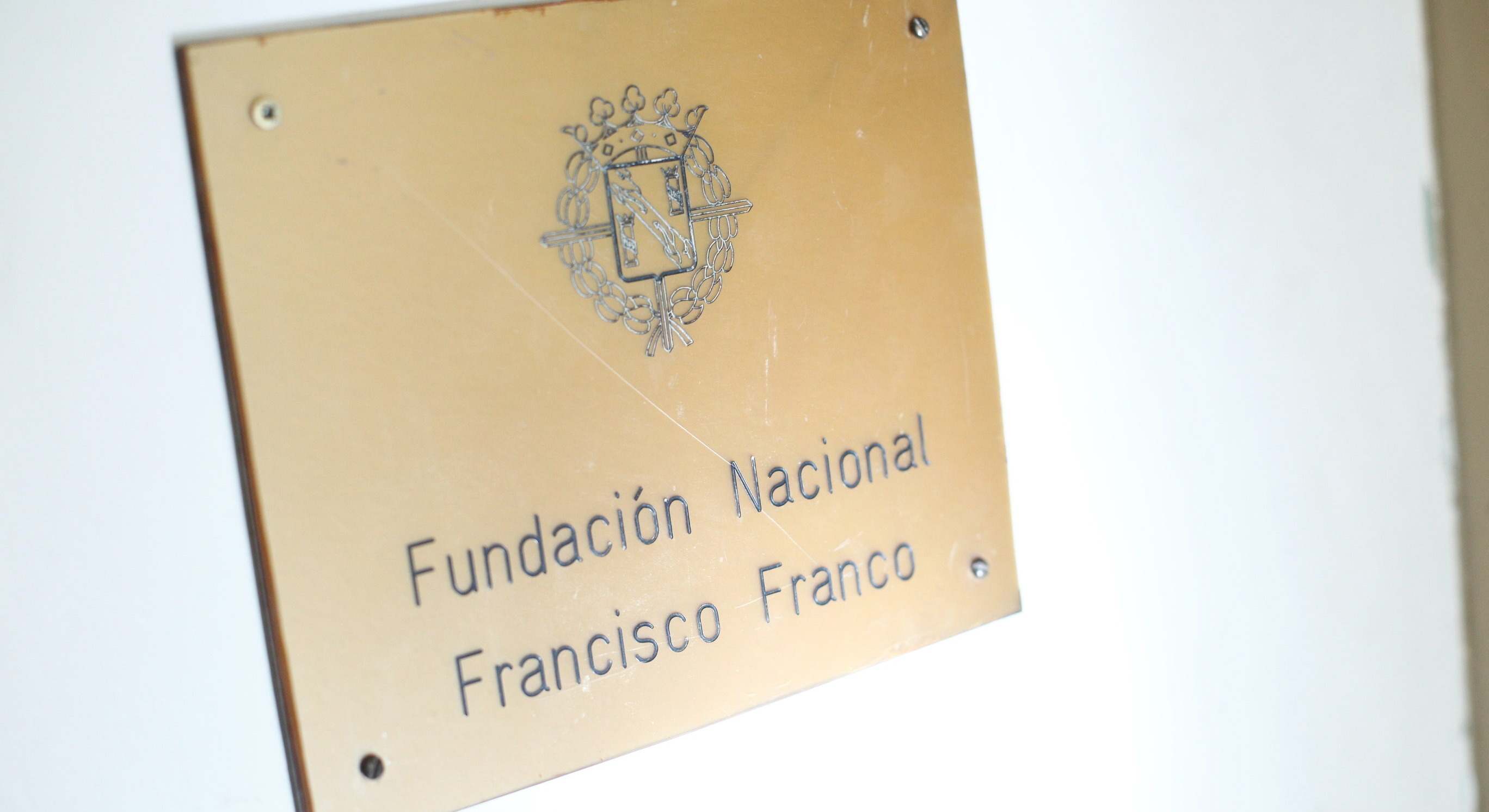 Placa de la Fundación Nacional Francisco Franco