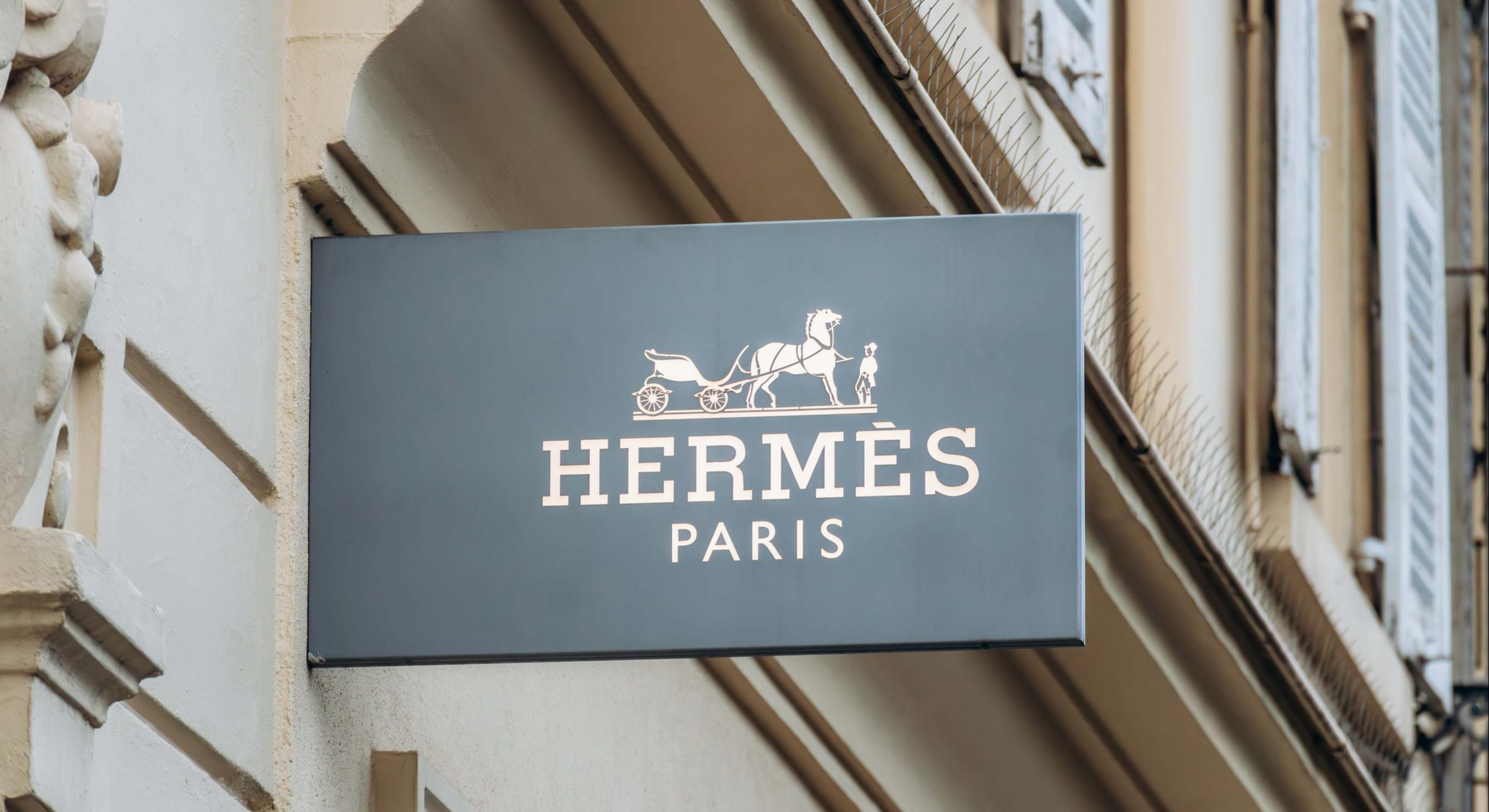 Fachada de una tienda de Hermès