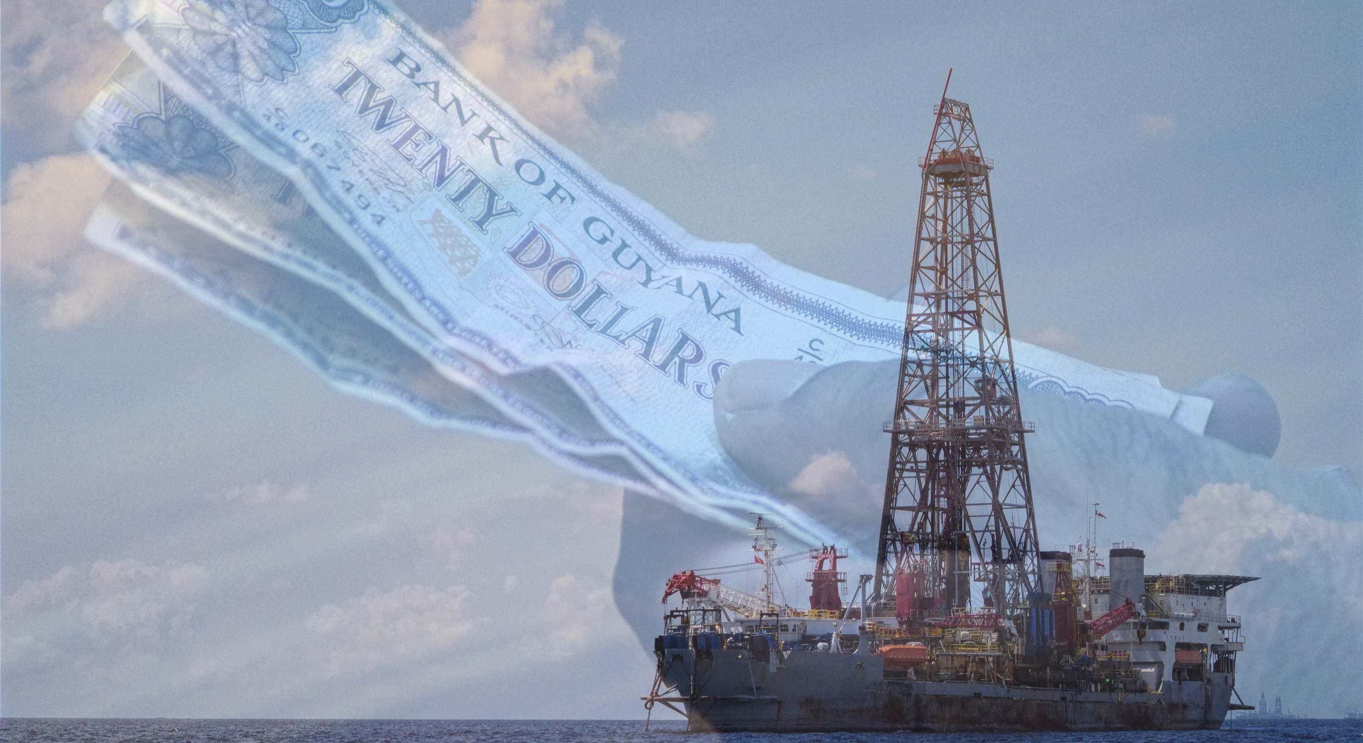 Una plataforma de petróleo con un billete de Guyana detrás