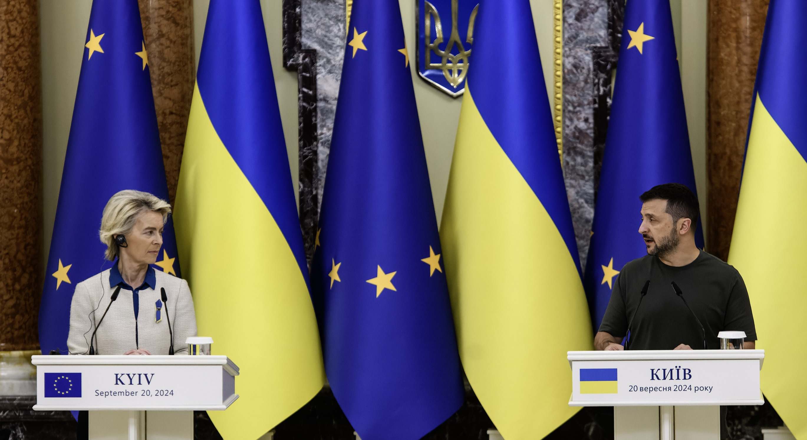 El presidente de Ucrania, Vlodomir Zelensky y la presidenta de la Comisión Europea, Ursula Von der Leyen, en una rueda de prensa conjunta en Kiev (Dreamstime)