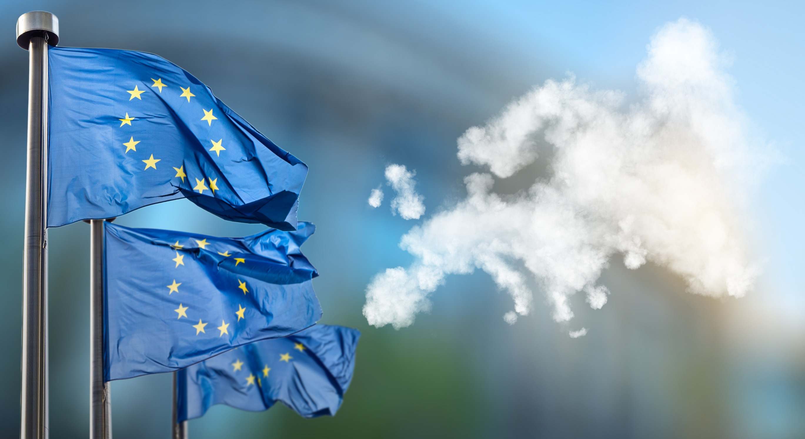Banderas europeas echan humo con la forma del Continente