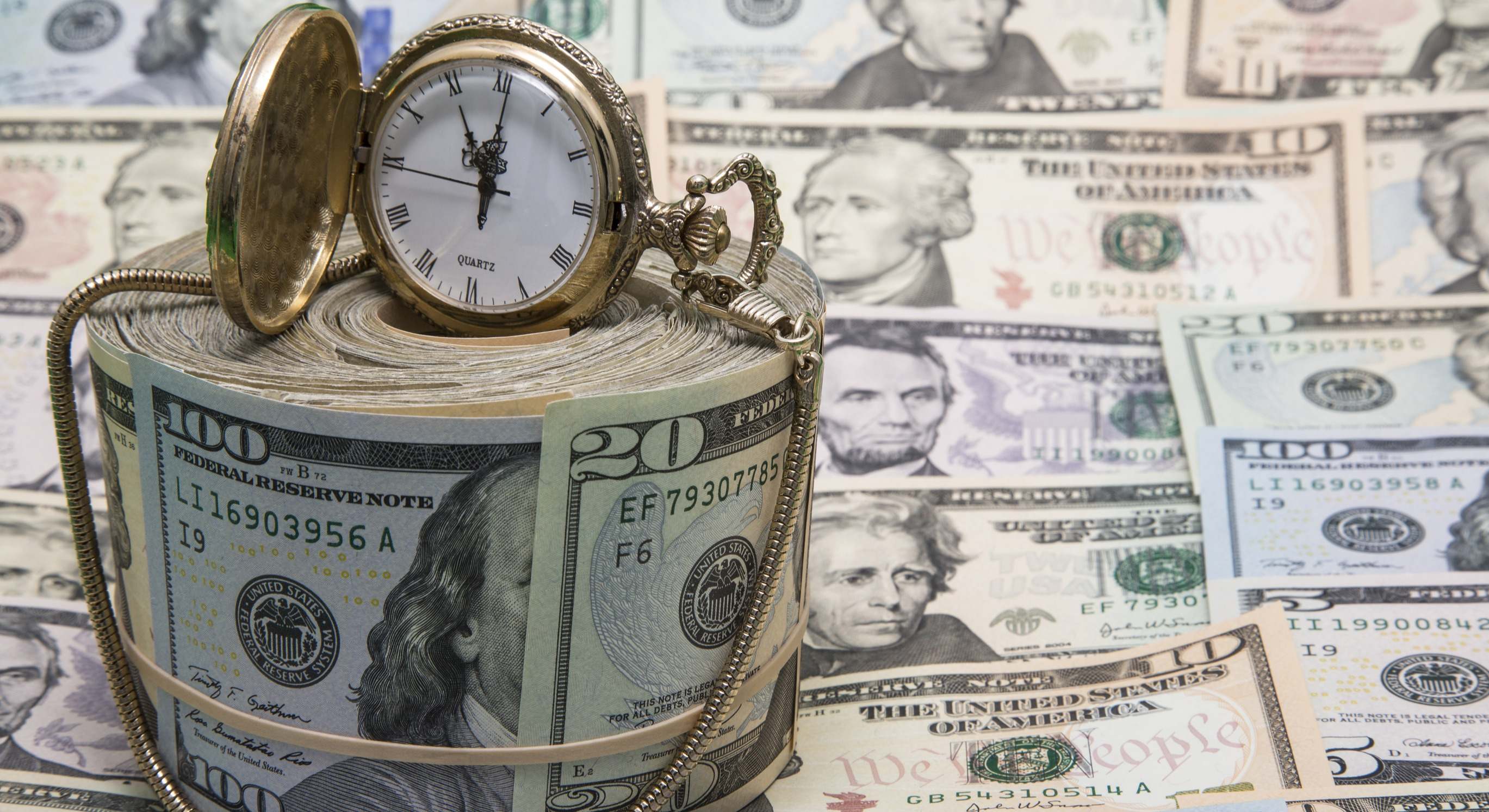 Reloj de la inversión con dólares