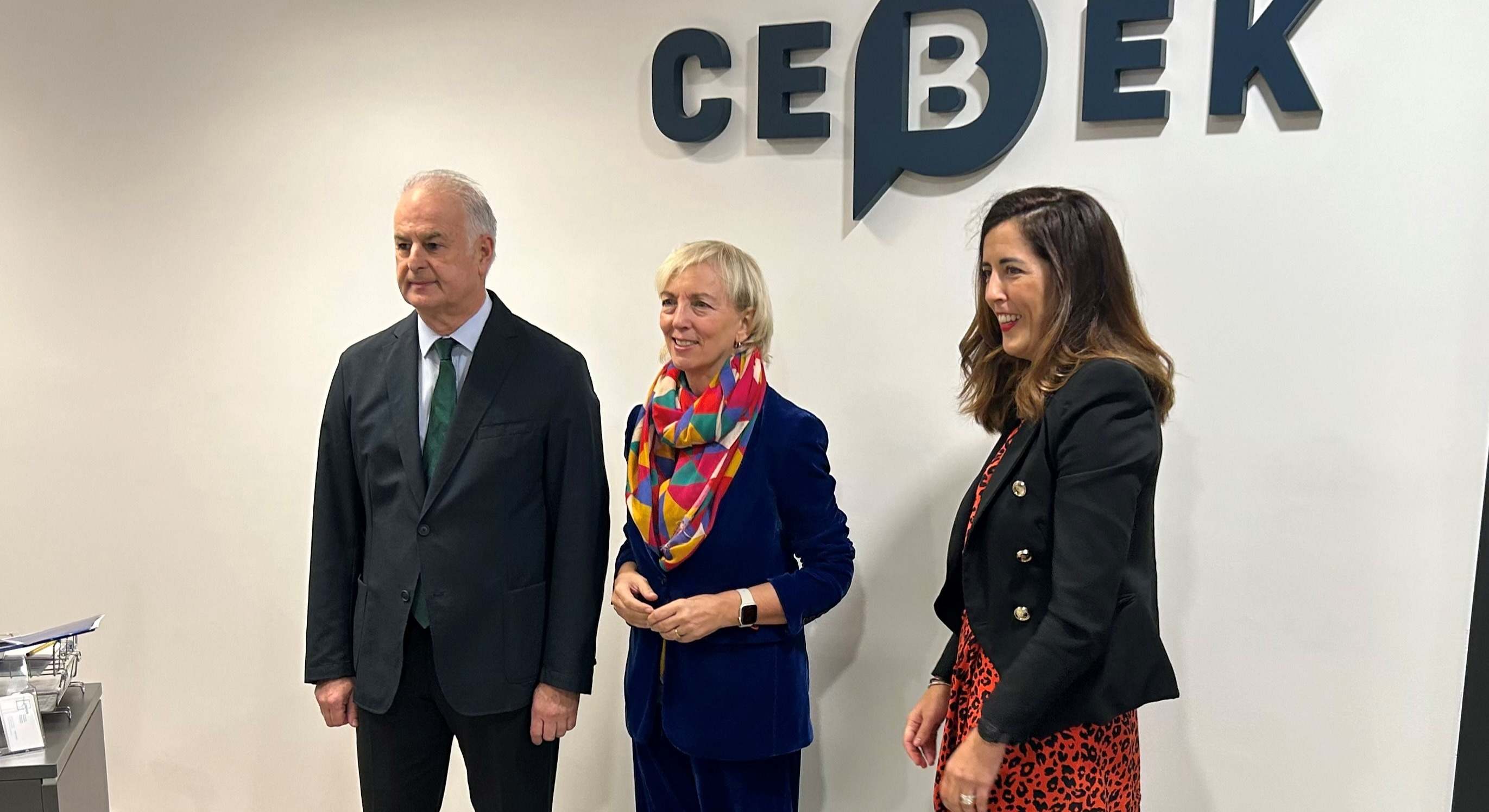 Cebek.