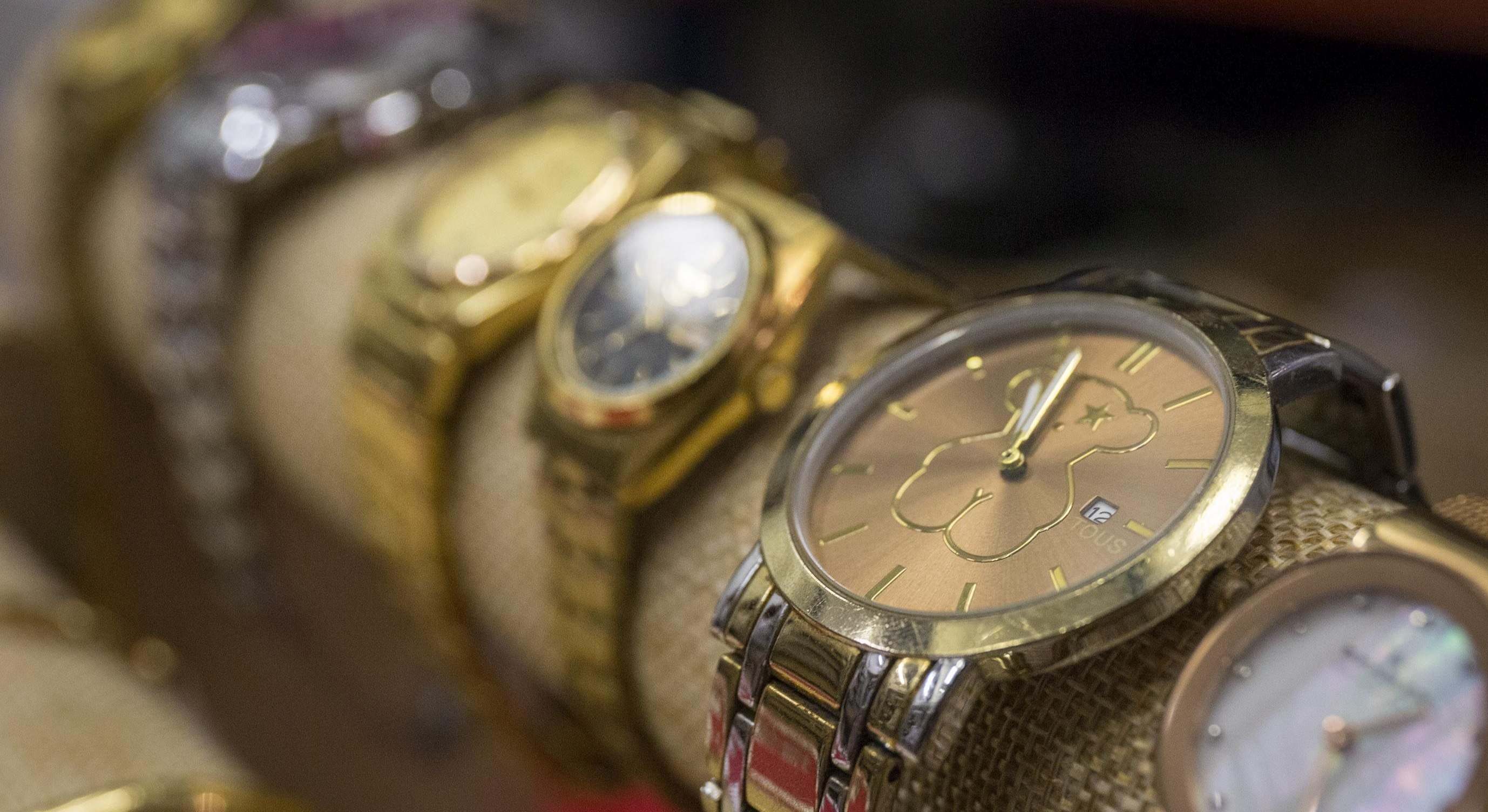 Imagen de archivo de relojes de una pasada subasta