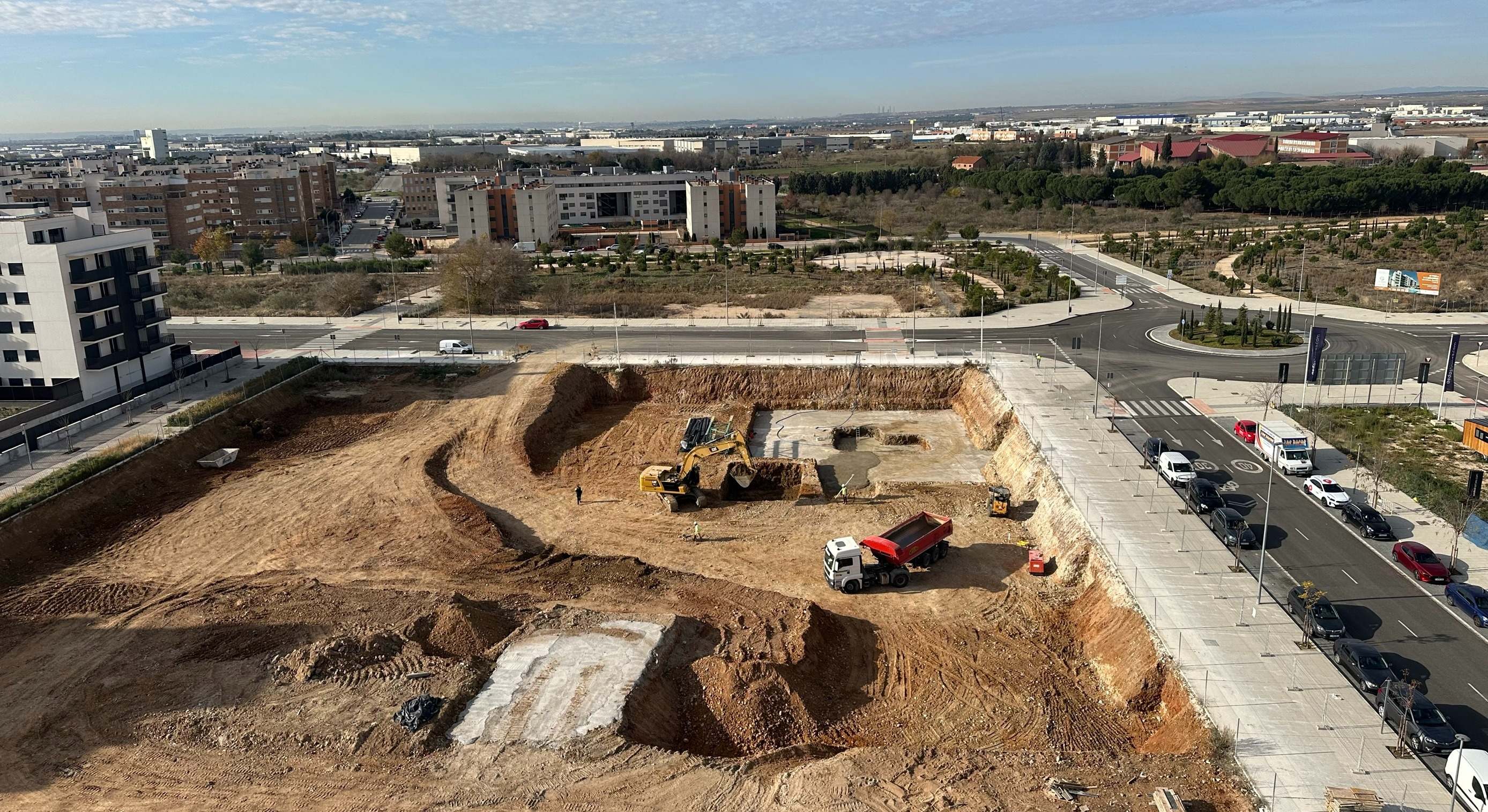 Imagen aérea del suelo sobre el que ya se está construyendo la promoción Korys de AEDAS Homes en Las Sedas, Alcalá de Henares.