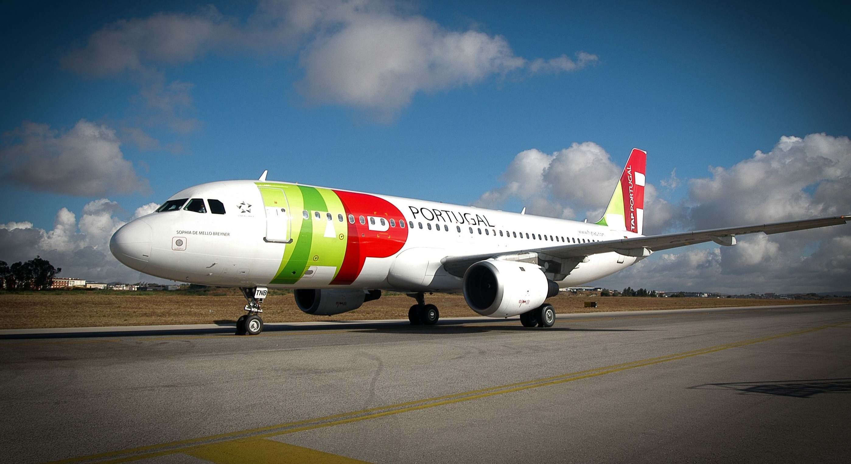 Airbus A320 operado por la aerolínea lusa TAP. 