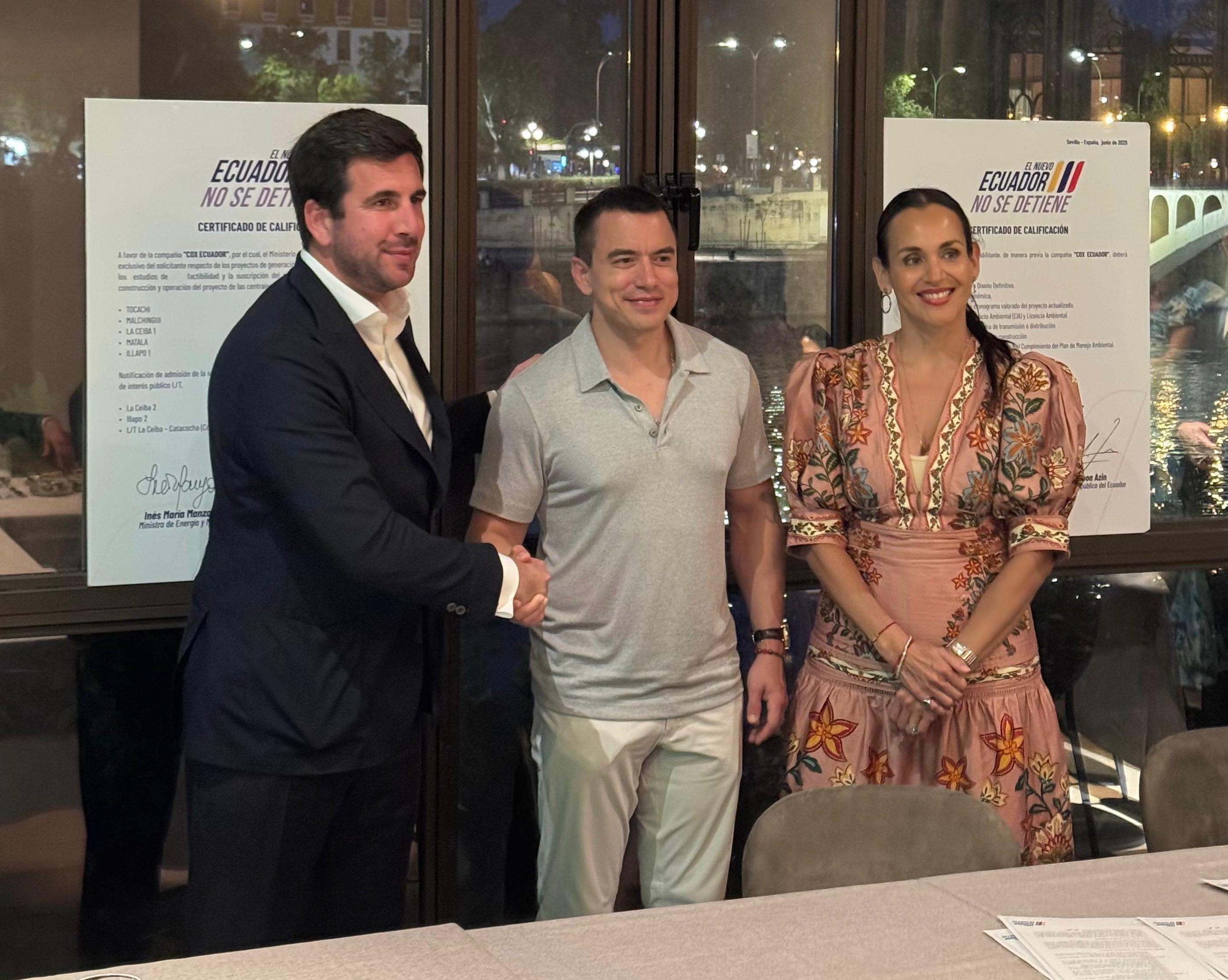 Enrique Riquelme, presidente de Cox, en un momento de la firma del acuerdo
