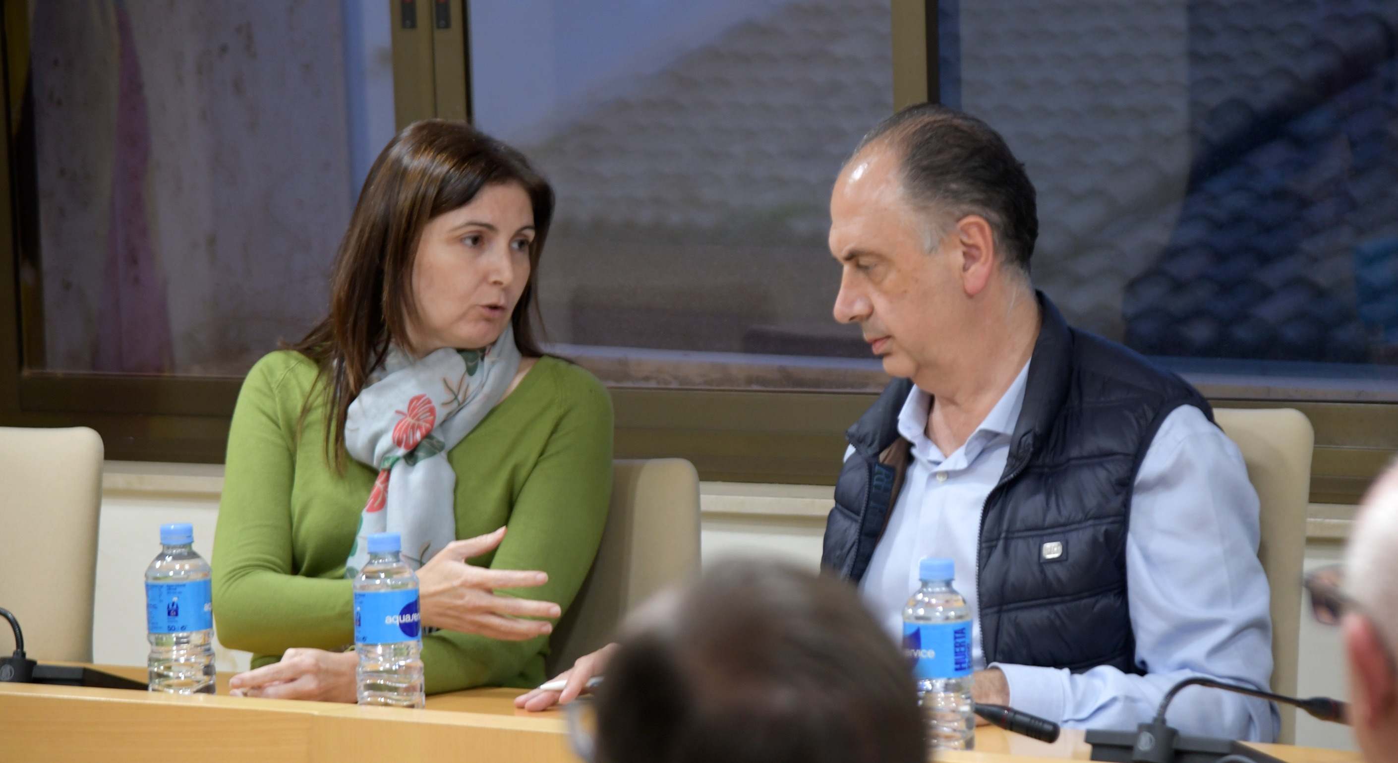 Maribel Albalat, alcaldesa de Paiporta, con el conseller de Emergencias, Juan Carlos Valderrama.