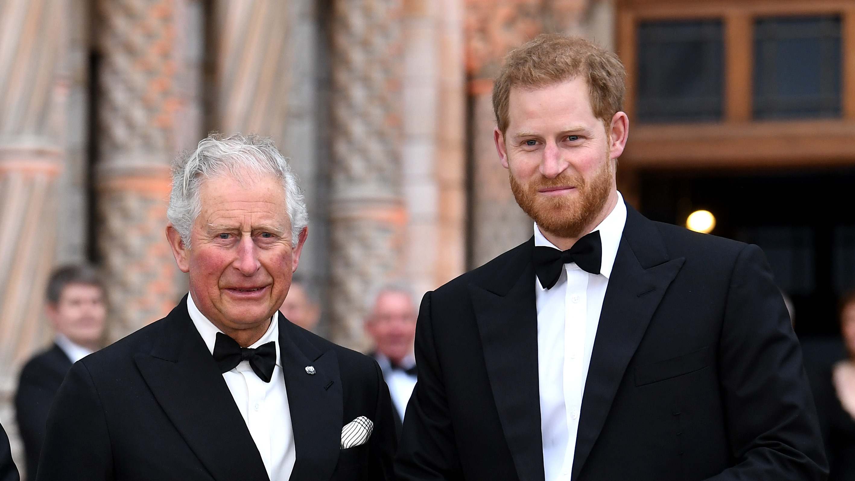 Carlos III y el príncipe Harry