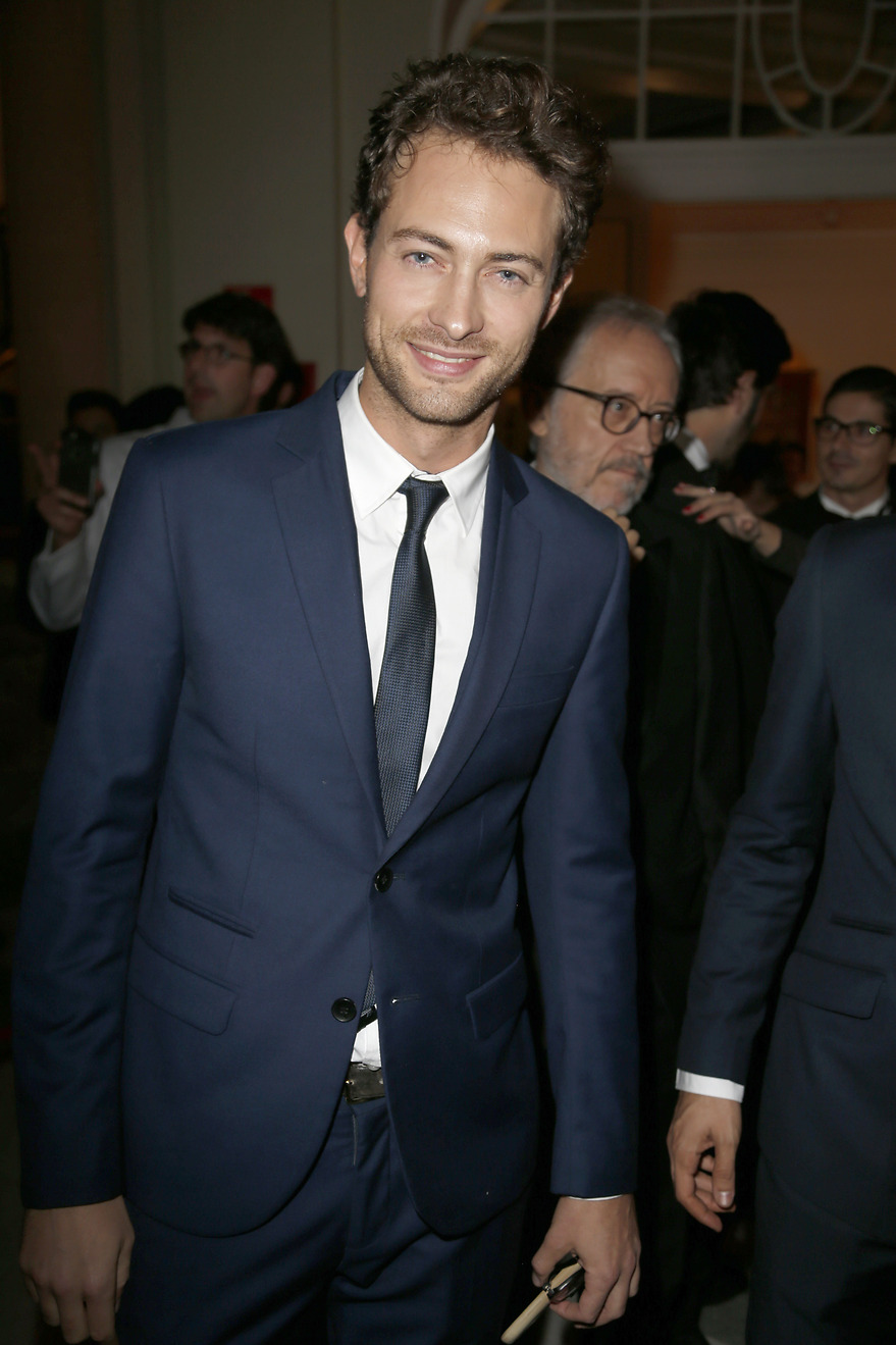 Peter Vives, un actor con mucho estilo en los Premios GQ, Hombre del Año 2014 - 880x
