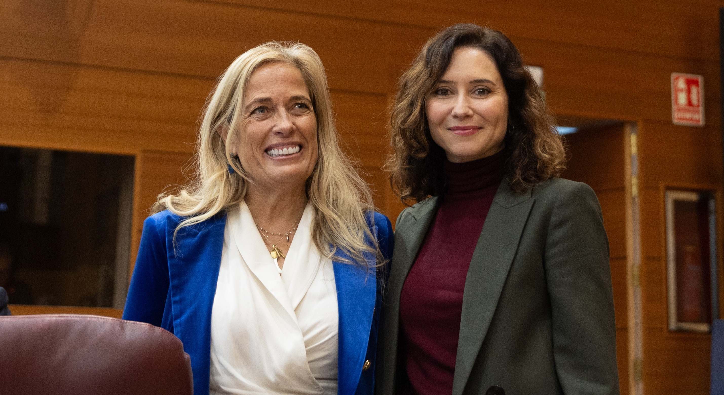 Isabel Díaz Ayuso y Rocío Albert en la Asamblea regional