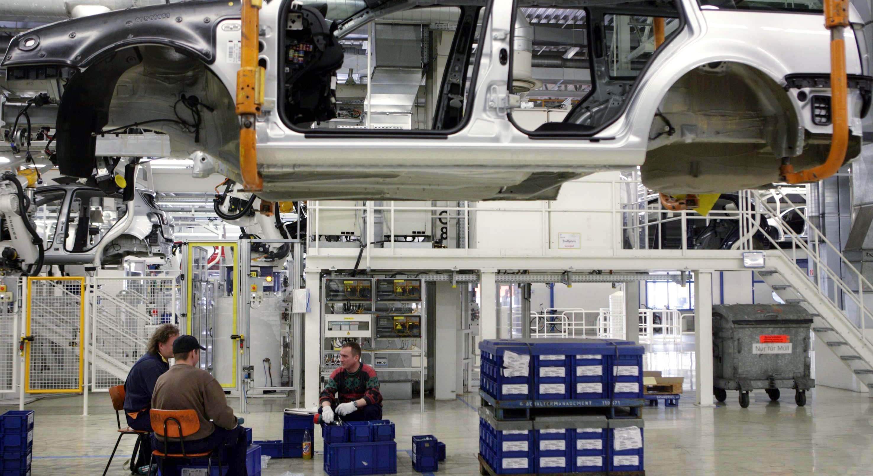 empleados fabrica automoviles alemania