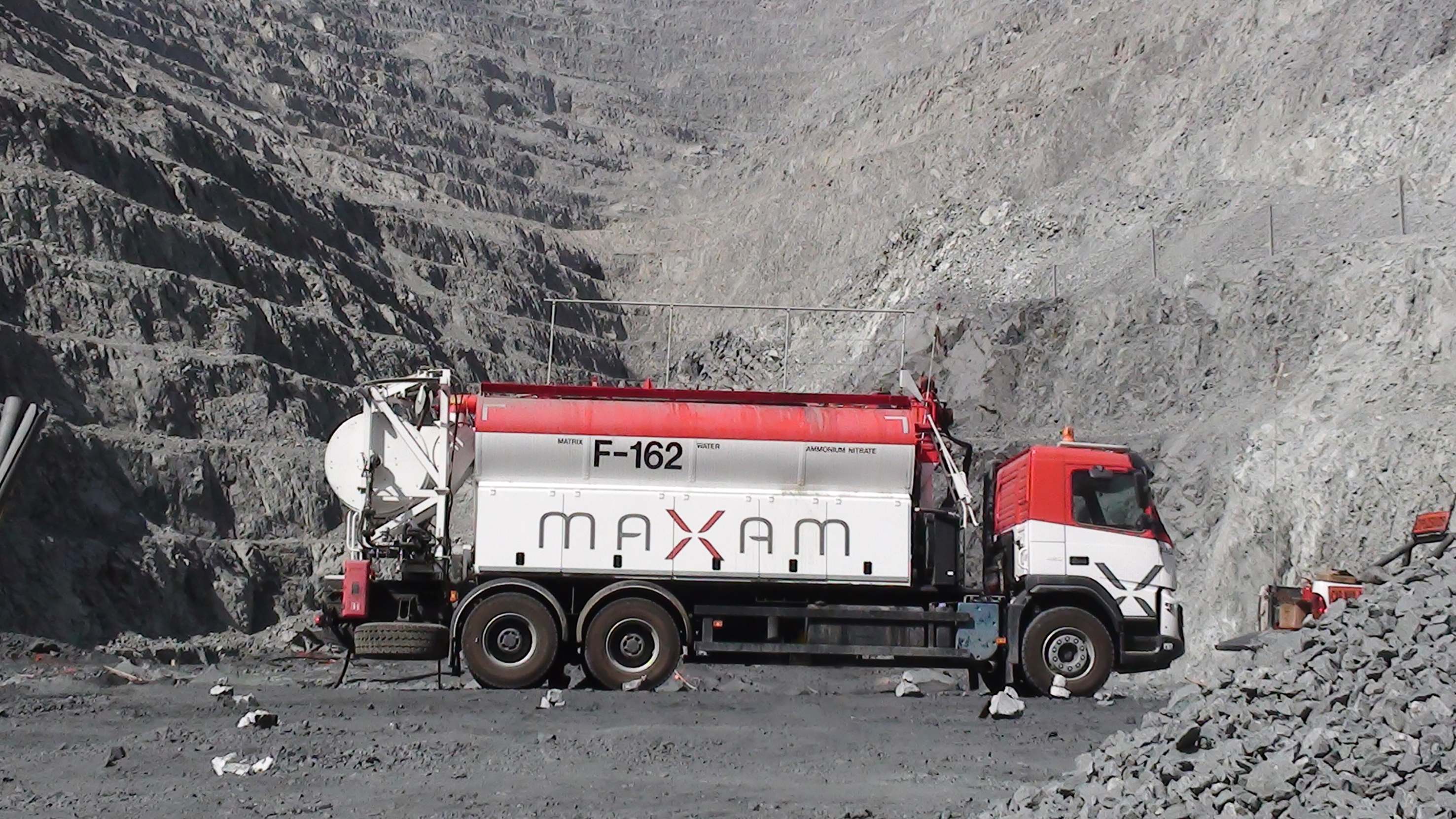 maxam_expal