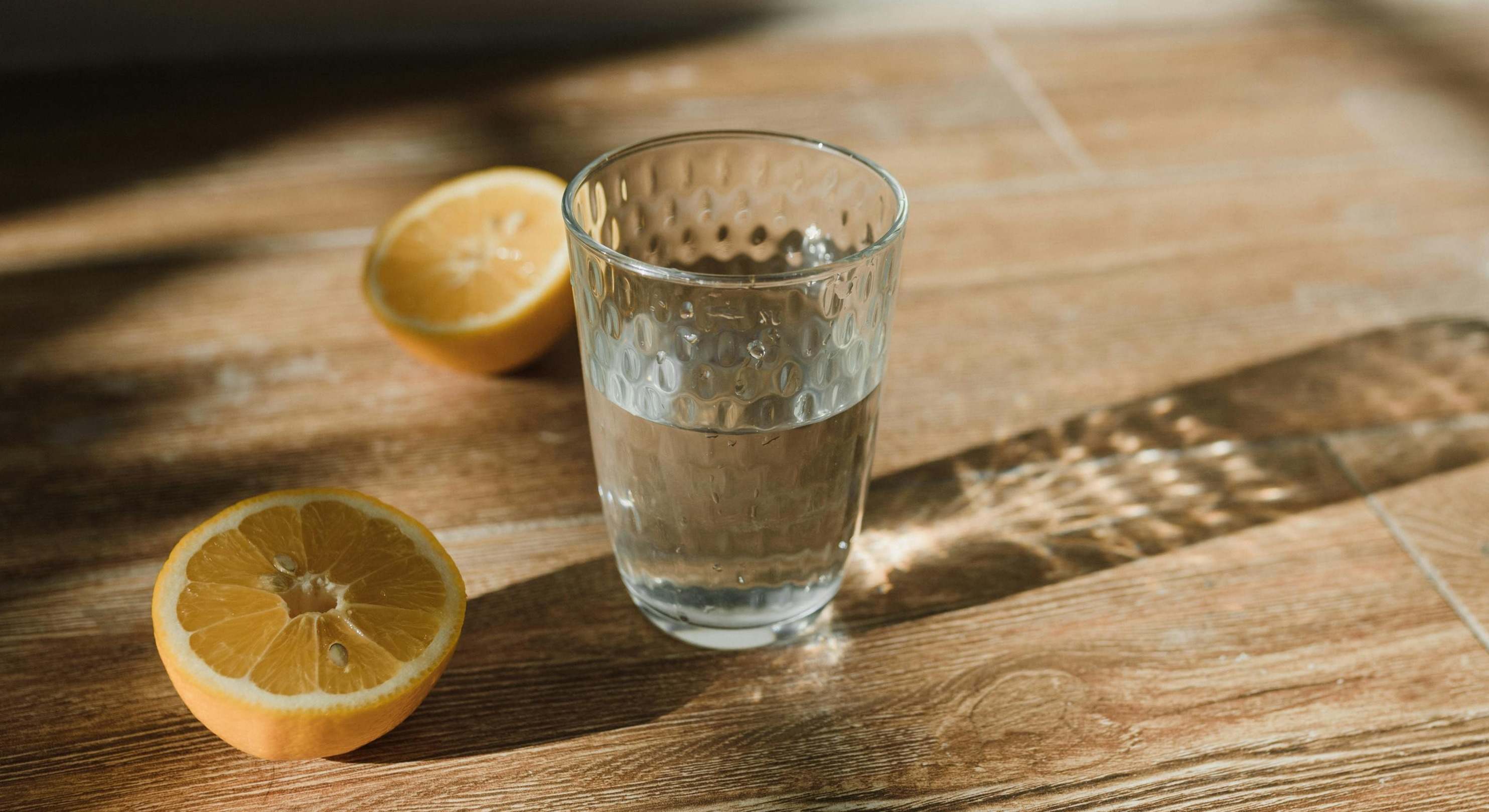 Agua con limón