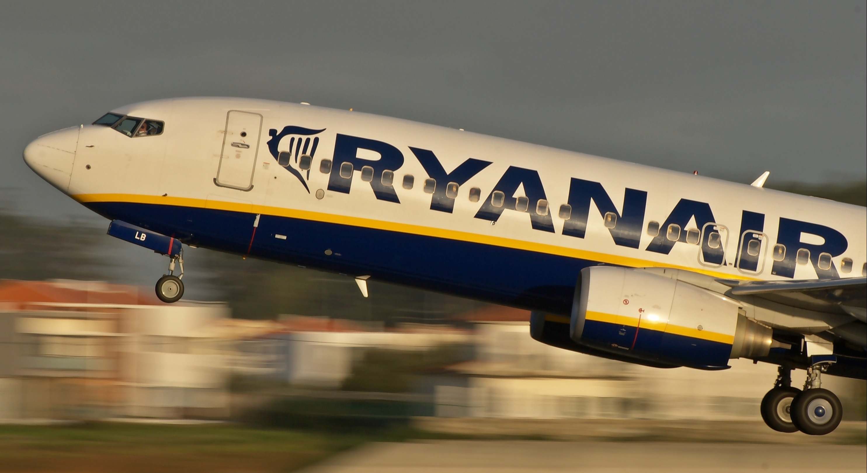 dreamstime_avion_ryanair.jpg