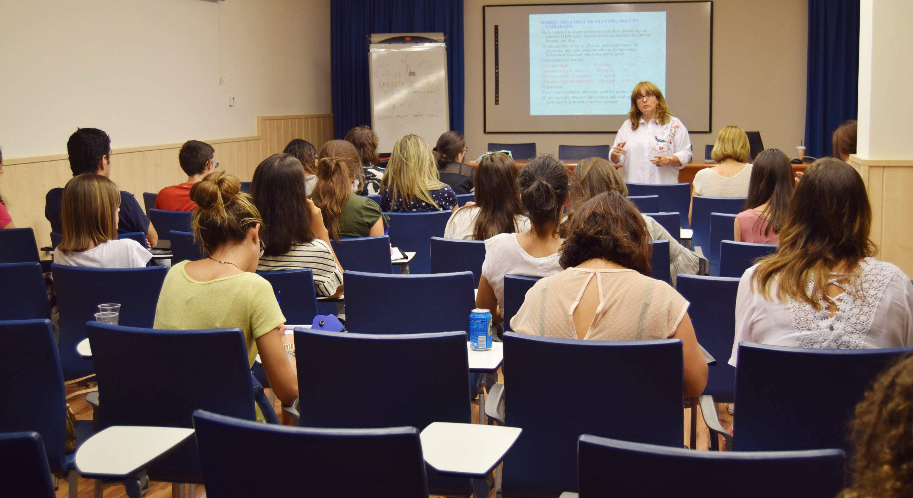 Se-han-convocado-231-plazas-para-Enfermeria-y-25-para-matronas.jpg
