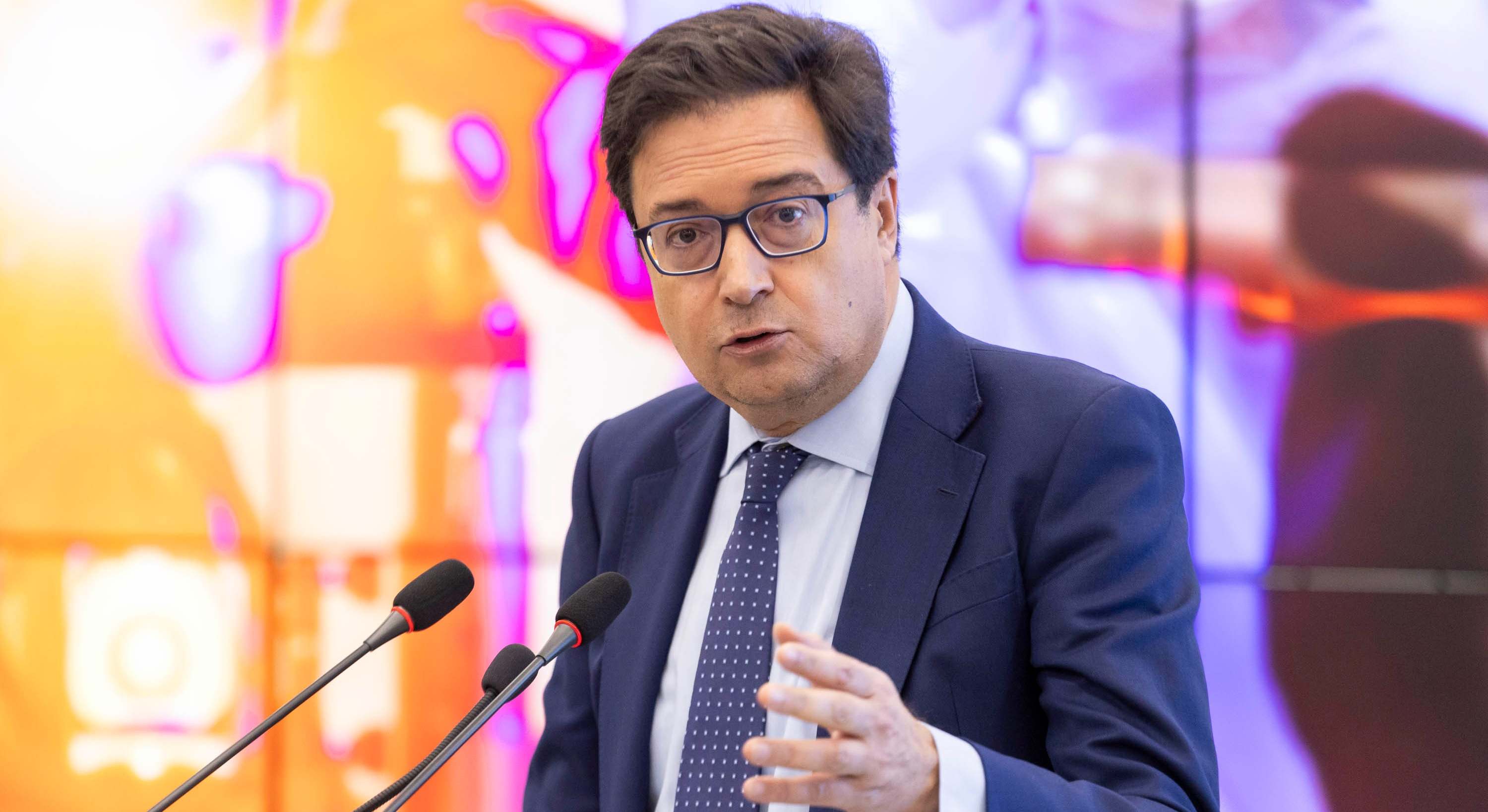 Óscar López