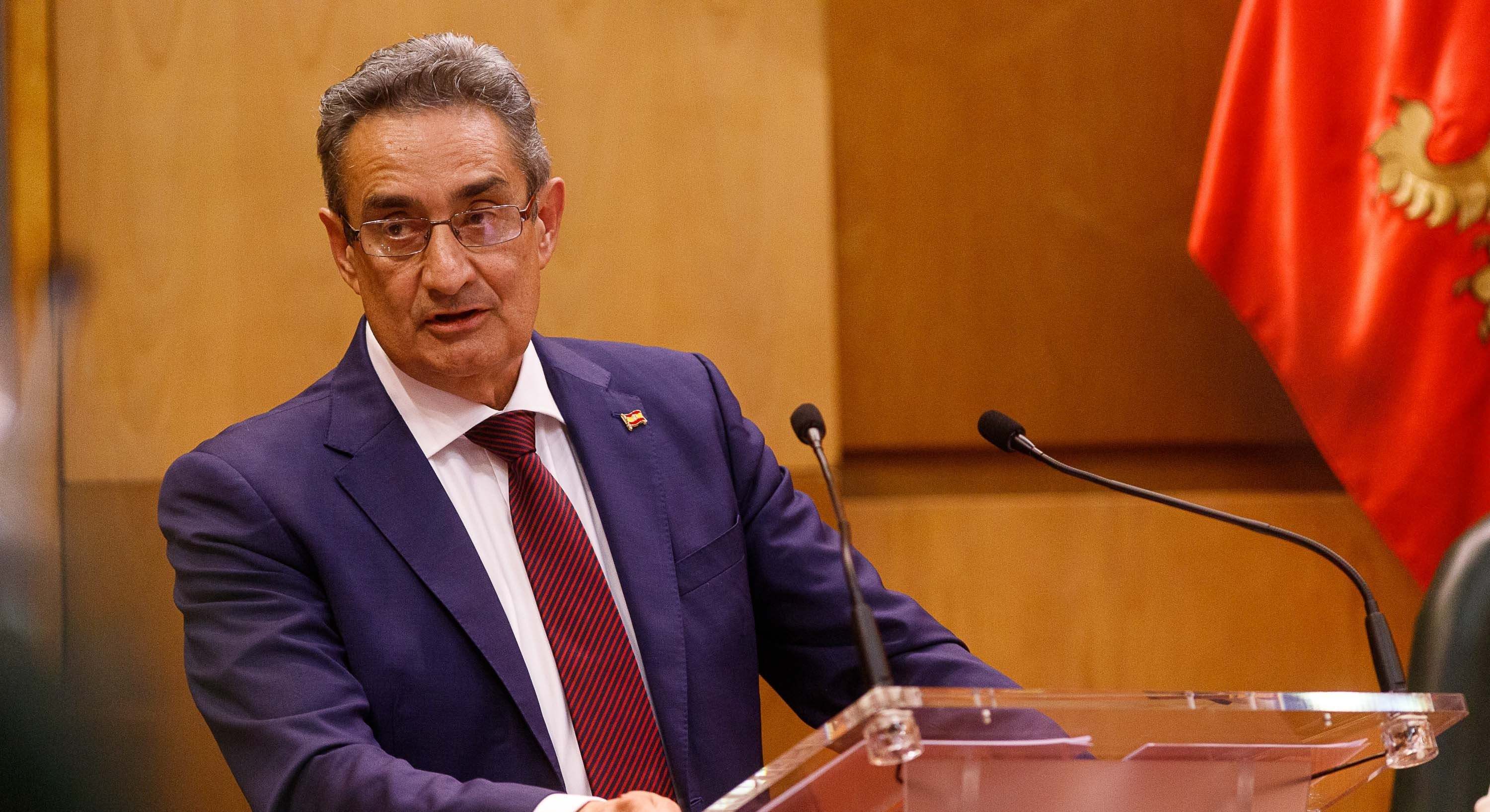 El portavoz del grupo municipal de VOX en el Ayuntamiento de Zaragoza, Julio Calvo