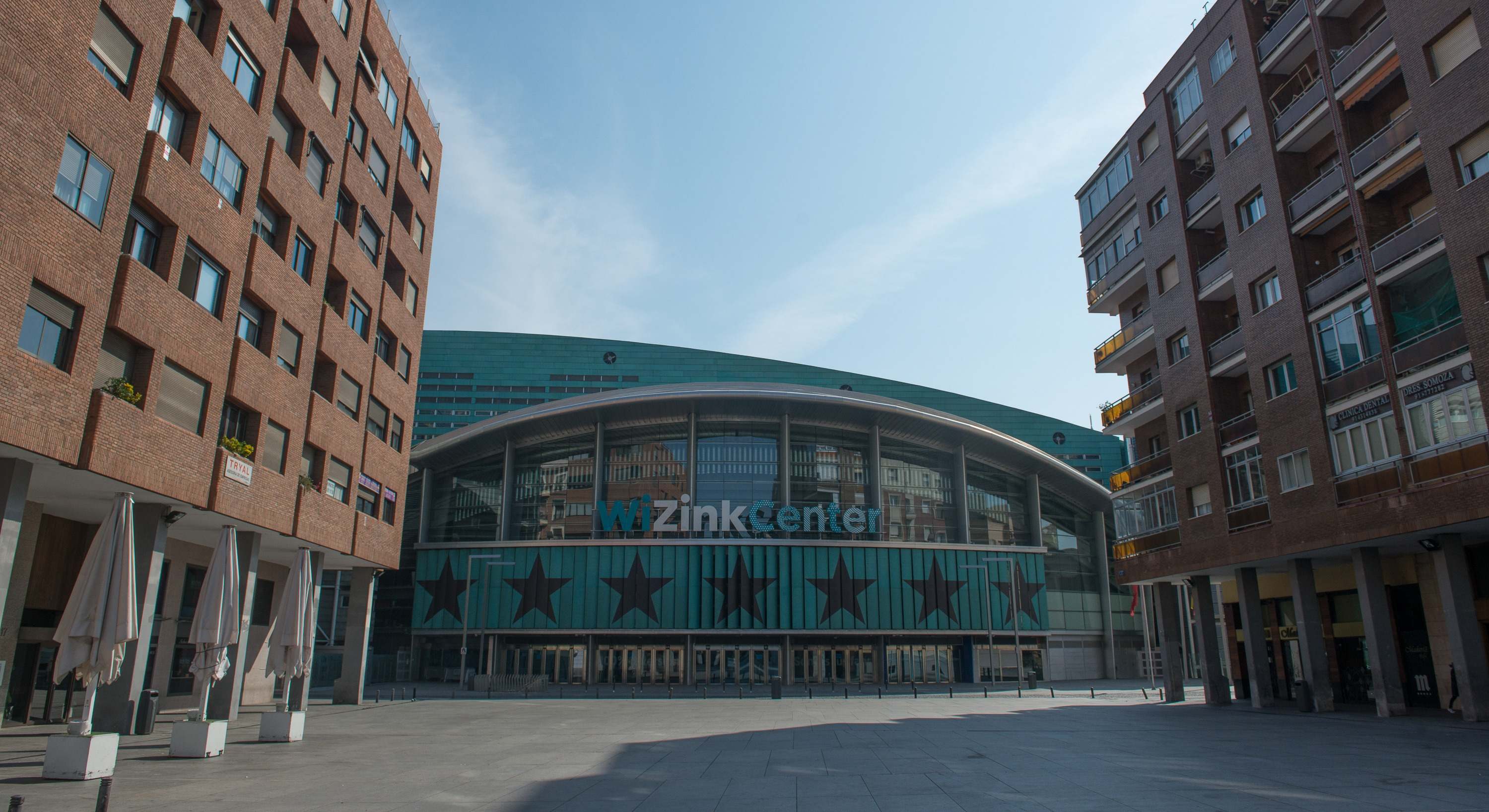 La Plaza de Felipe II vacía, con el estadio Wizink Center al fondo.