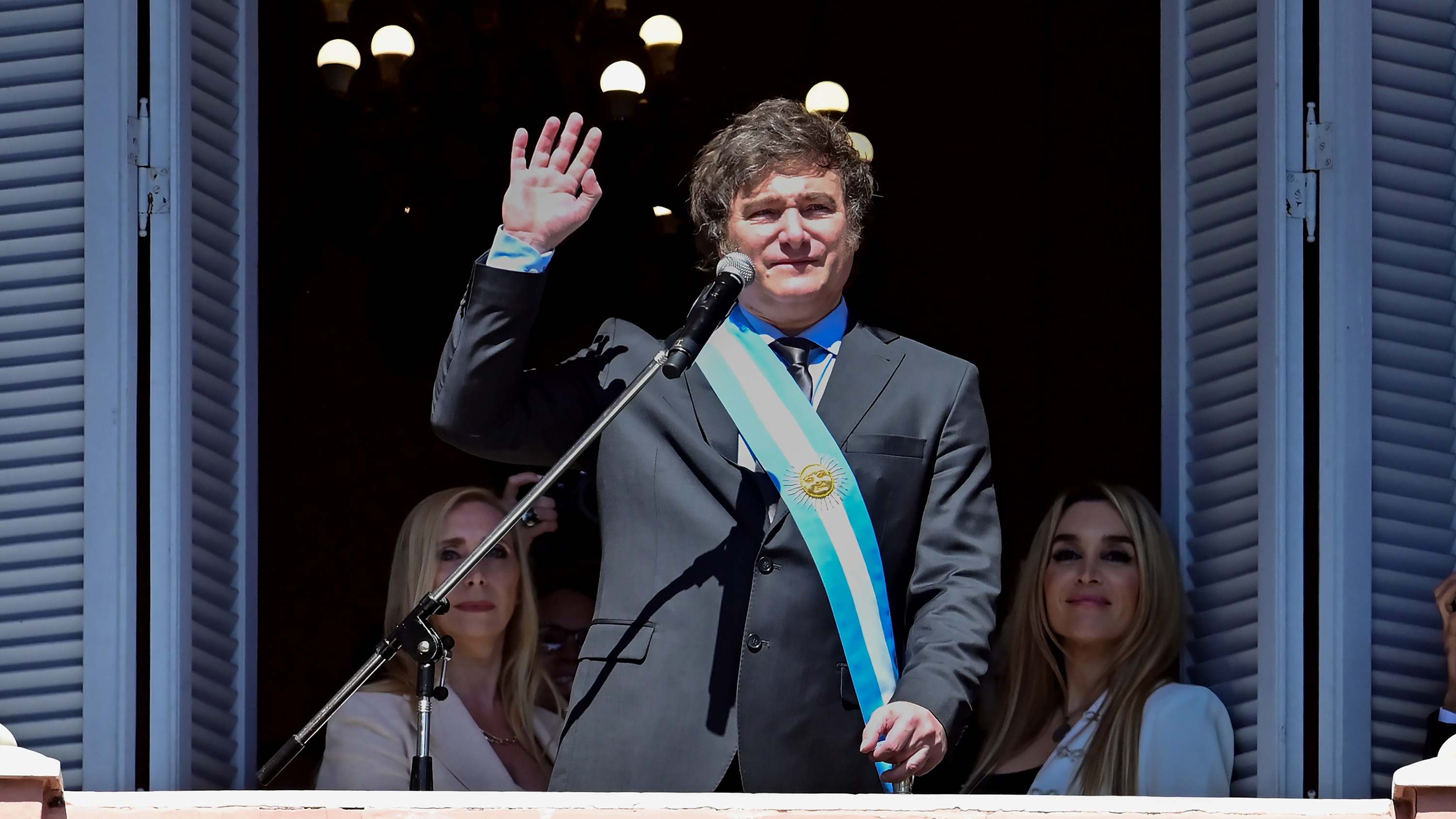 presidente de argentina milei recortes gasto plan fiscal