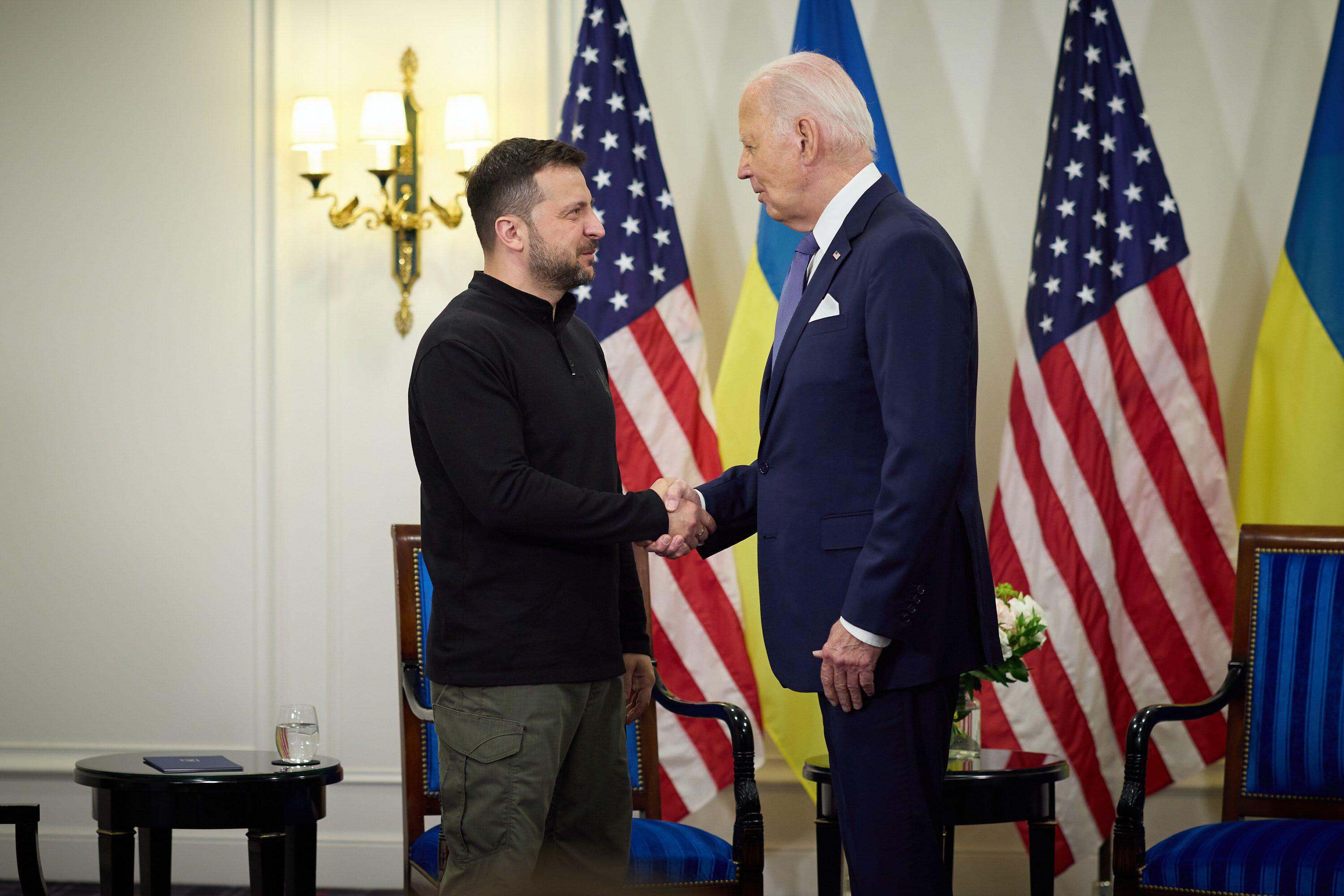 El presidente de Ucrania, Volodimir Zelenski, junto con el presidente de EEUU, Joe Biden, en la Casa Blanca