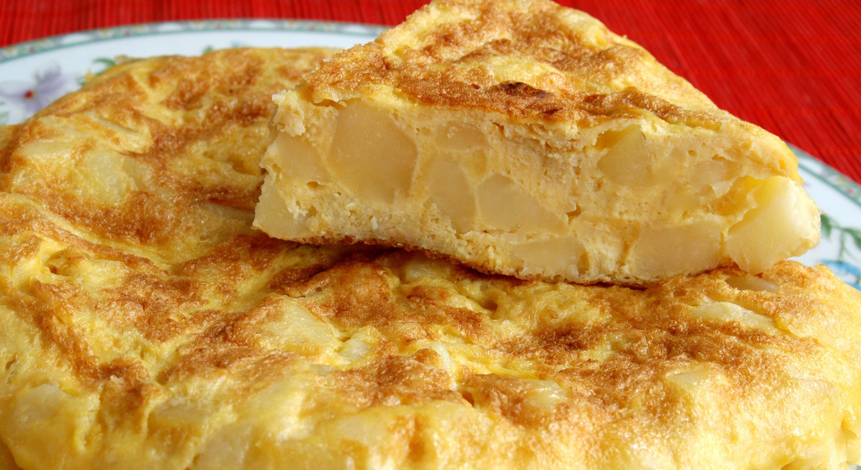Tortilla de patata con cebolla. / Foto: iStock