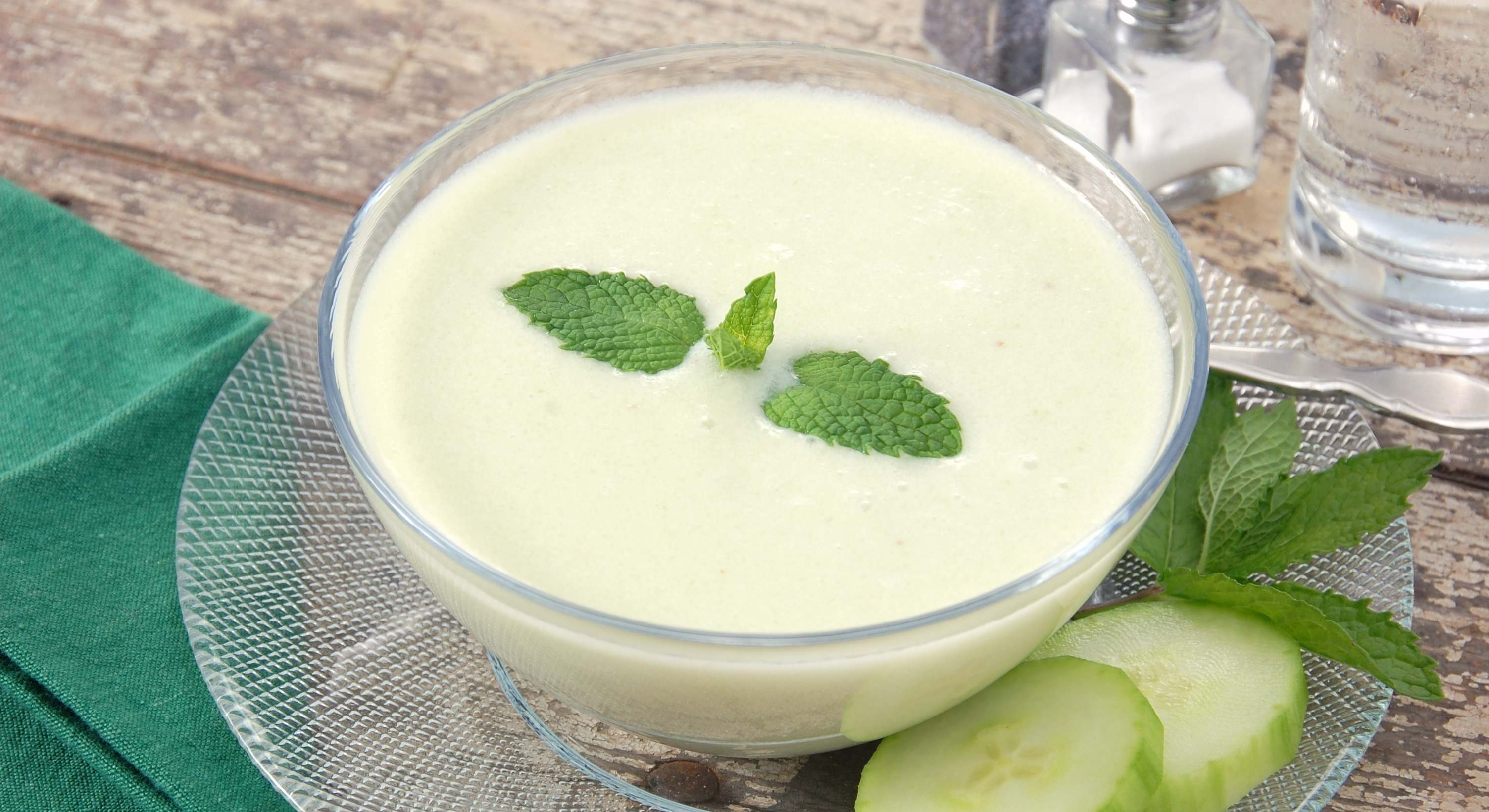 Sopa de pepino y manzana