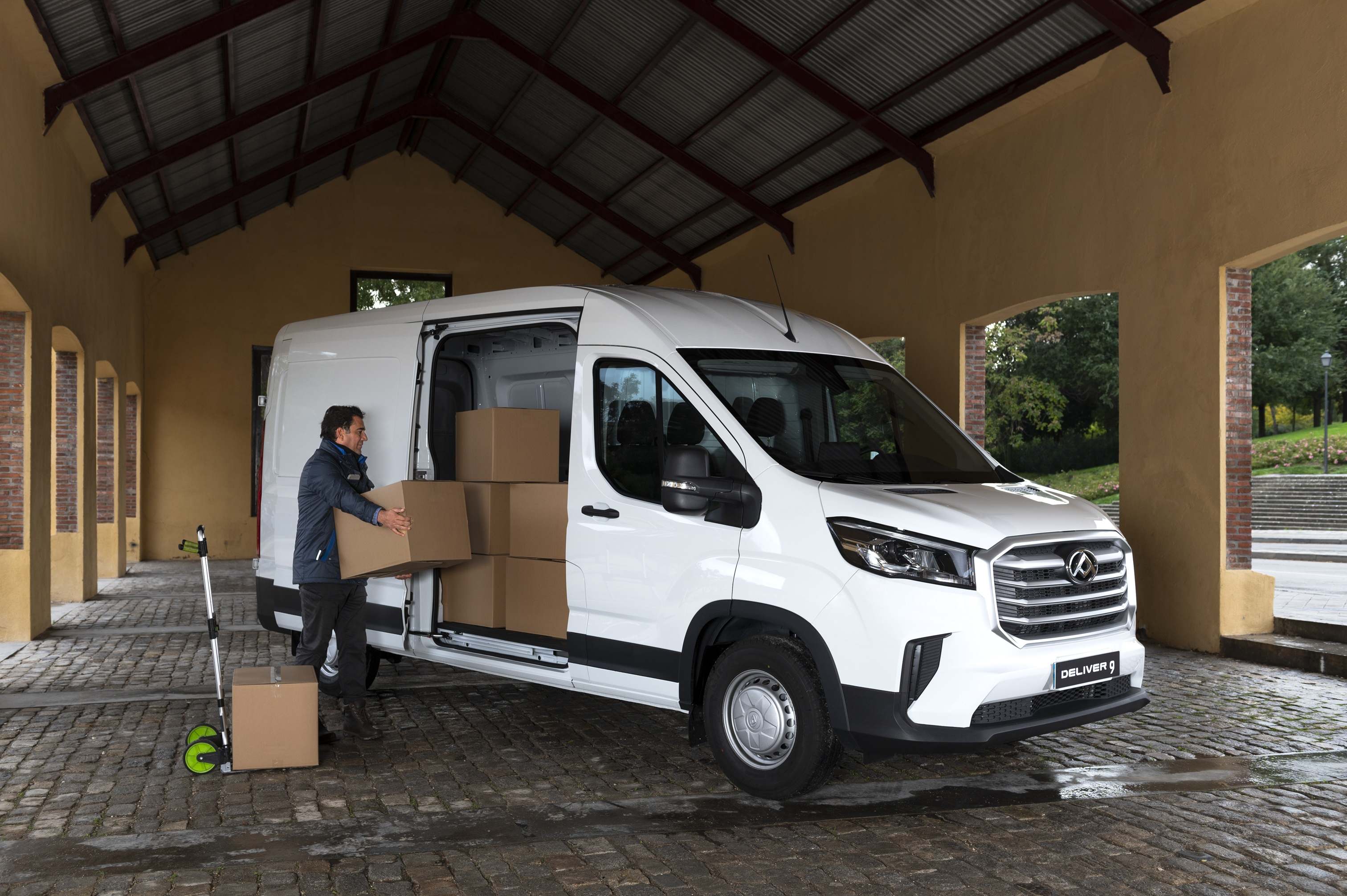 Maxus Deliver 9