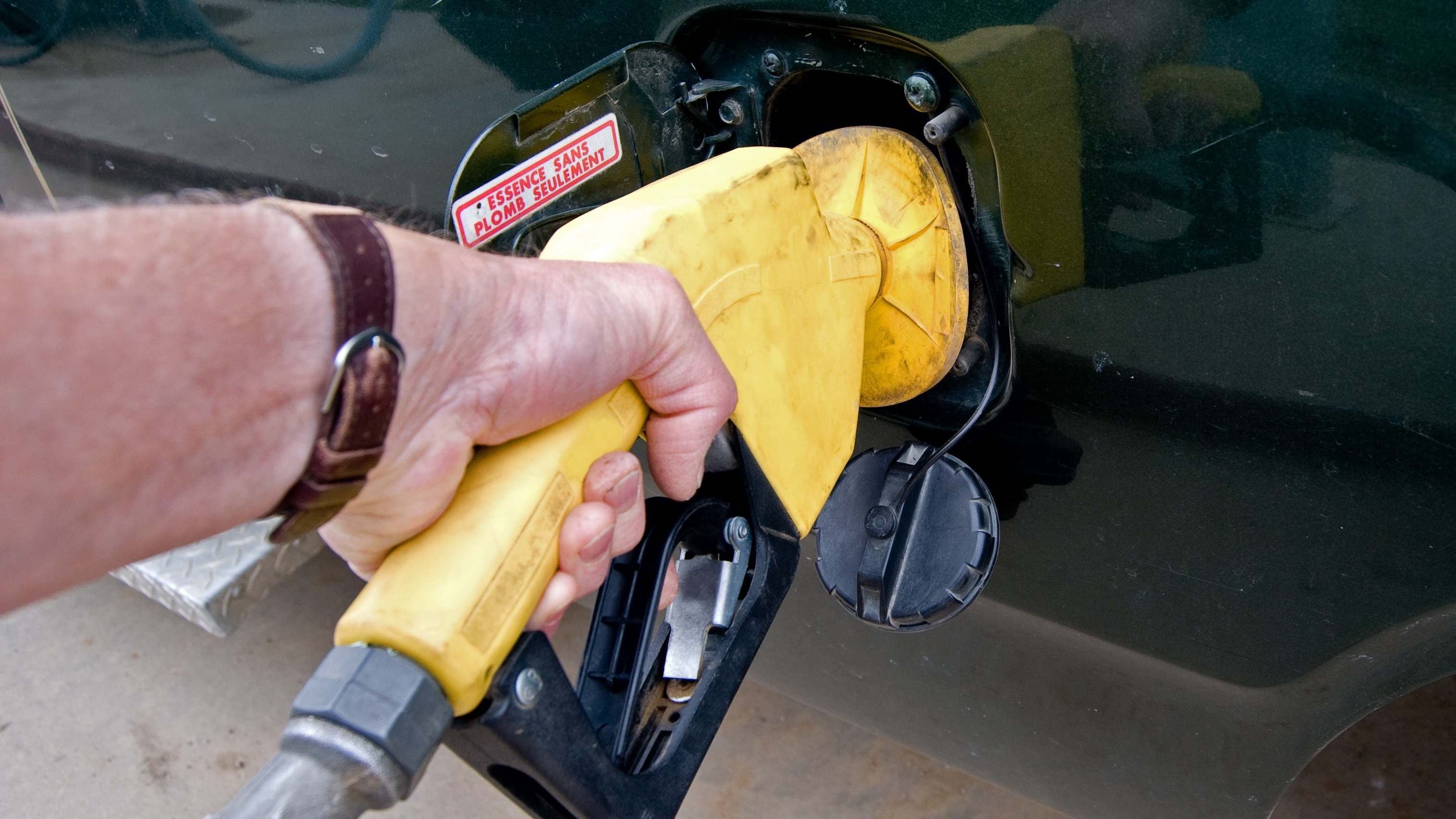 Echar gasolina al coche