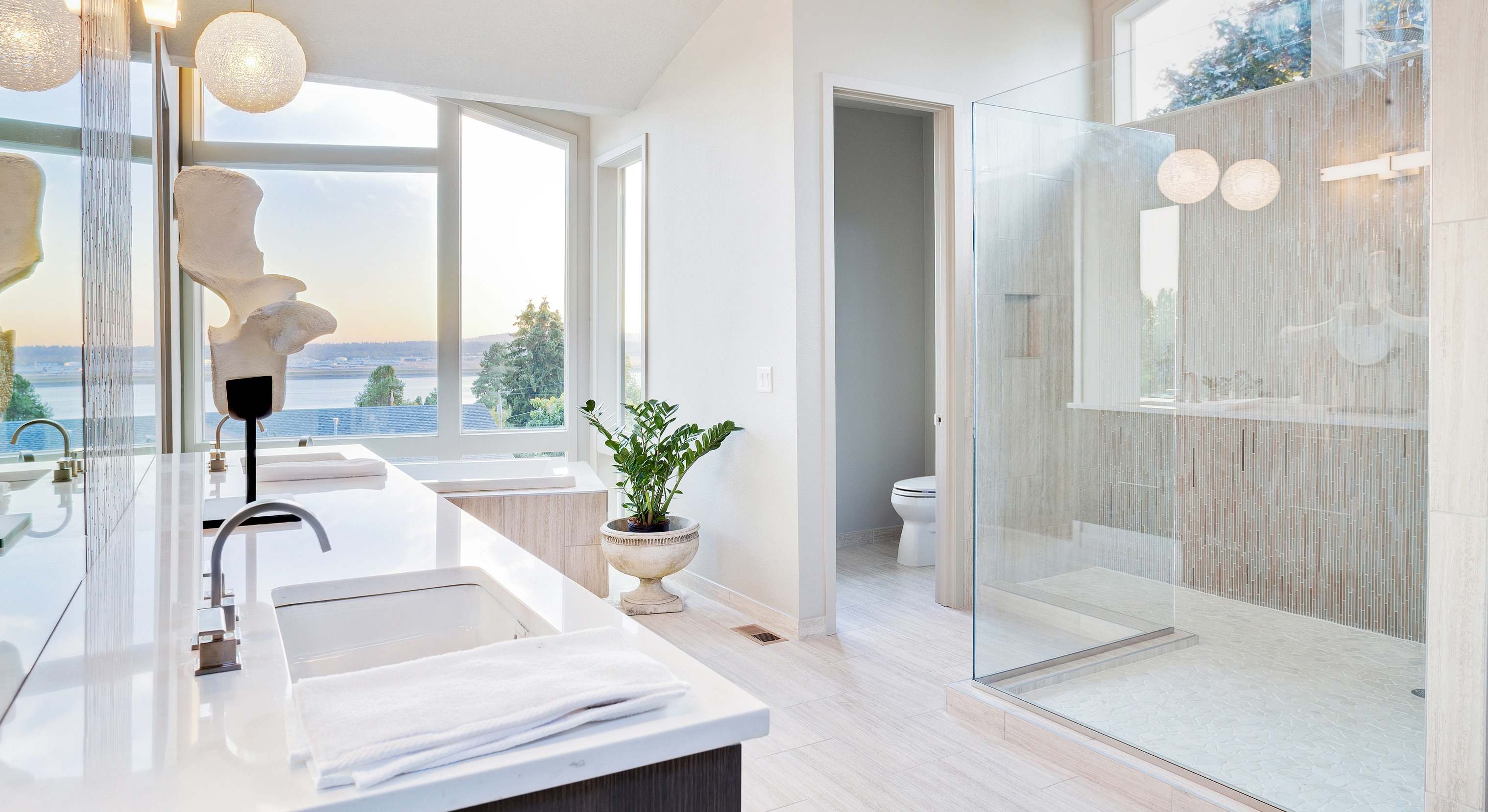 Imagen de un baño moderno con la ducha. / Foto: Dreamstime