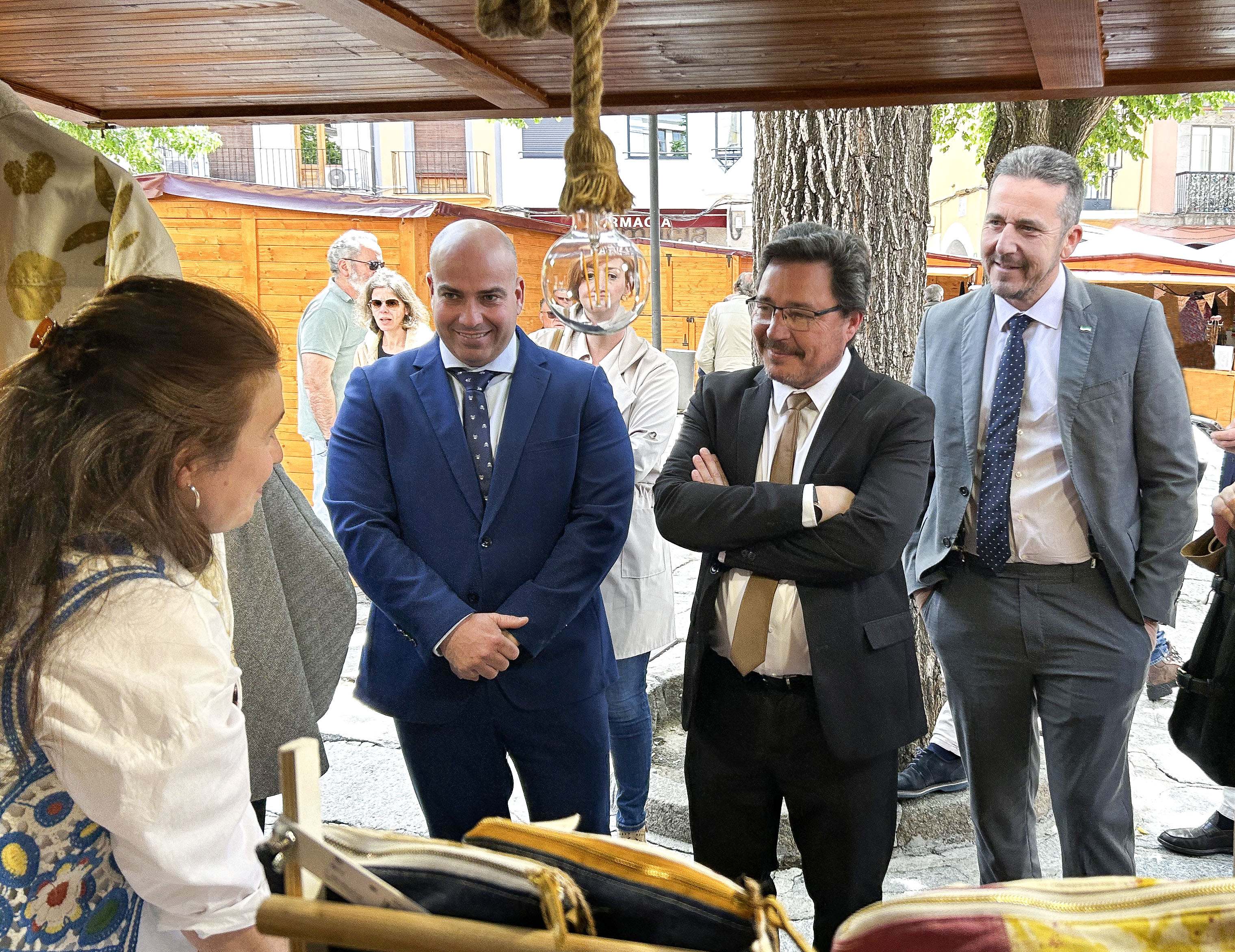 Consejero de Economía en la Feria de Artesanía