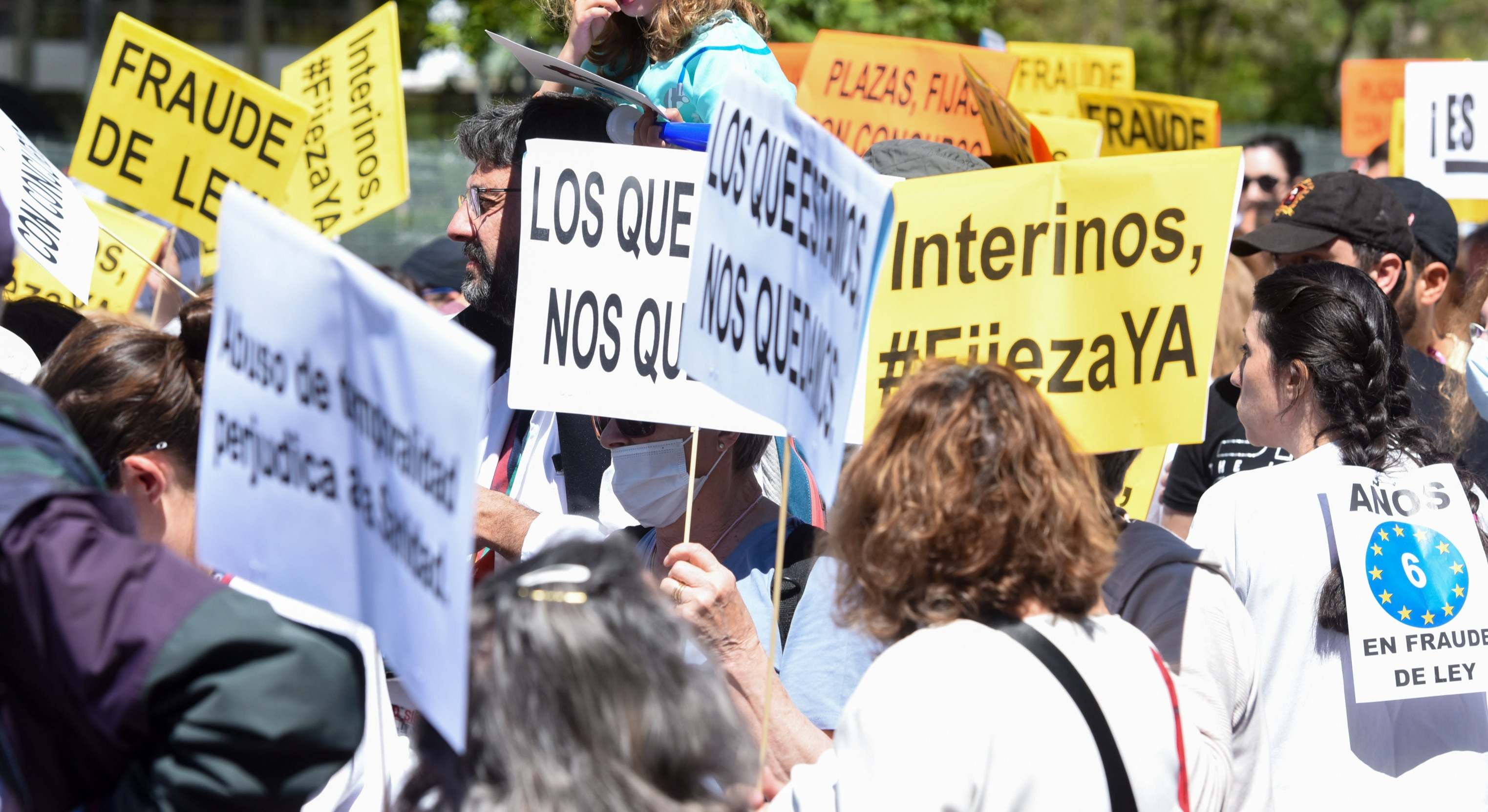 Protesta de interinos contra el abuso de los contratos temporales