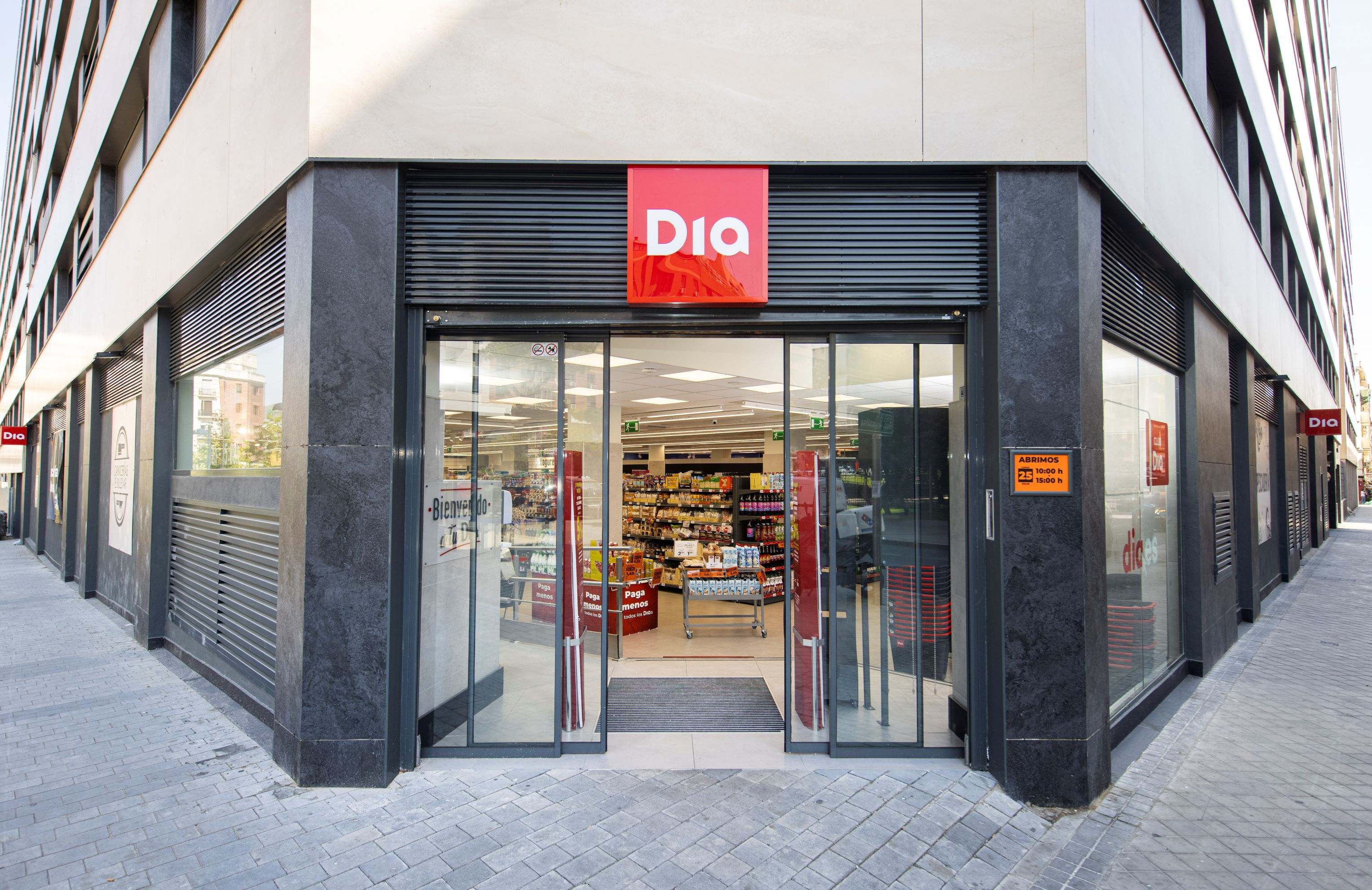 Fachada de tienda Dia