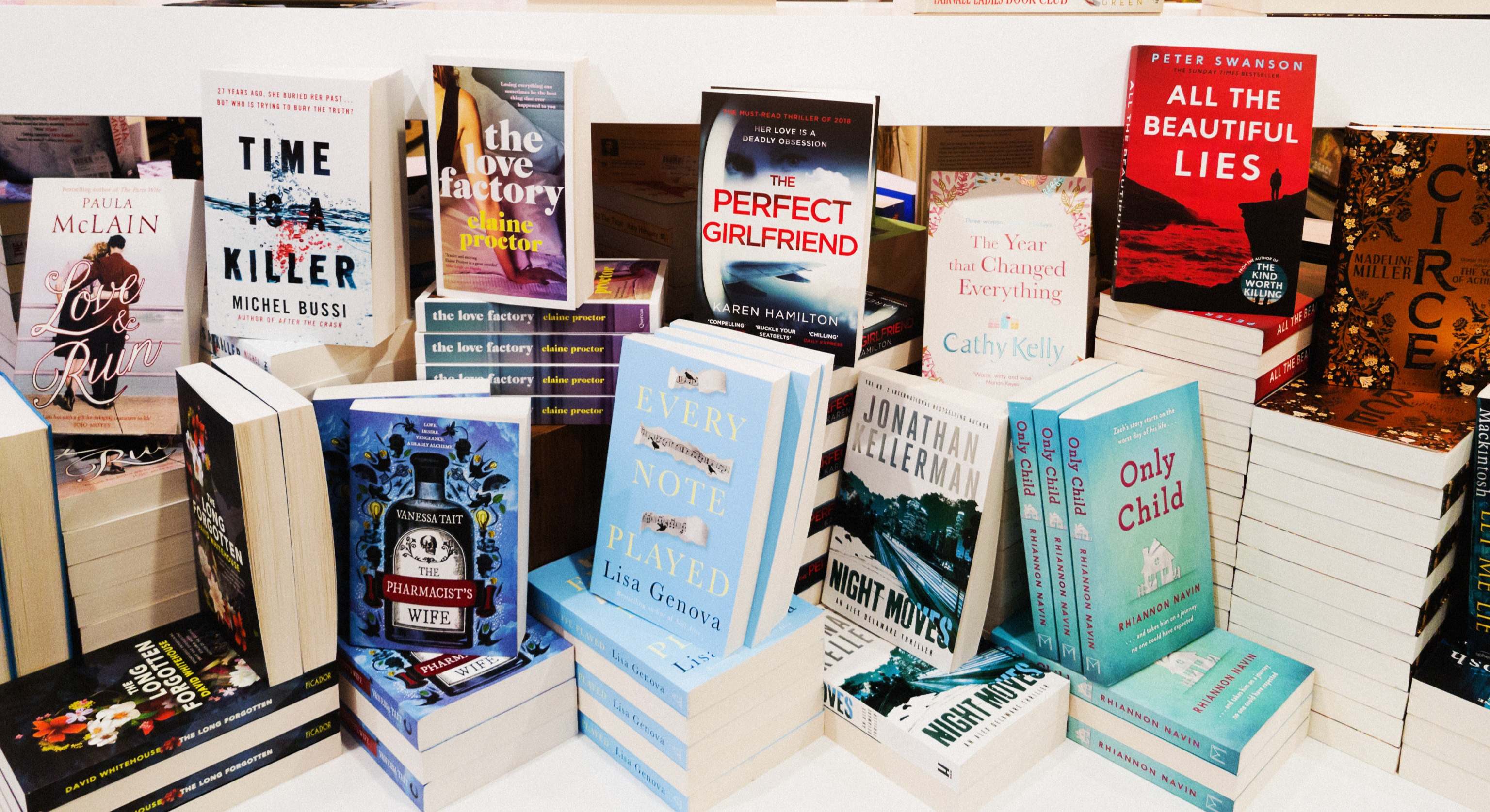 Un puesto con libros. Imagen: iStock. 