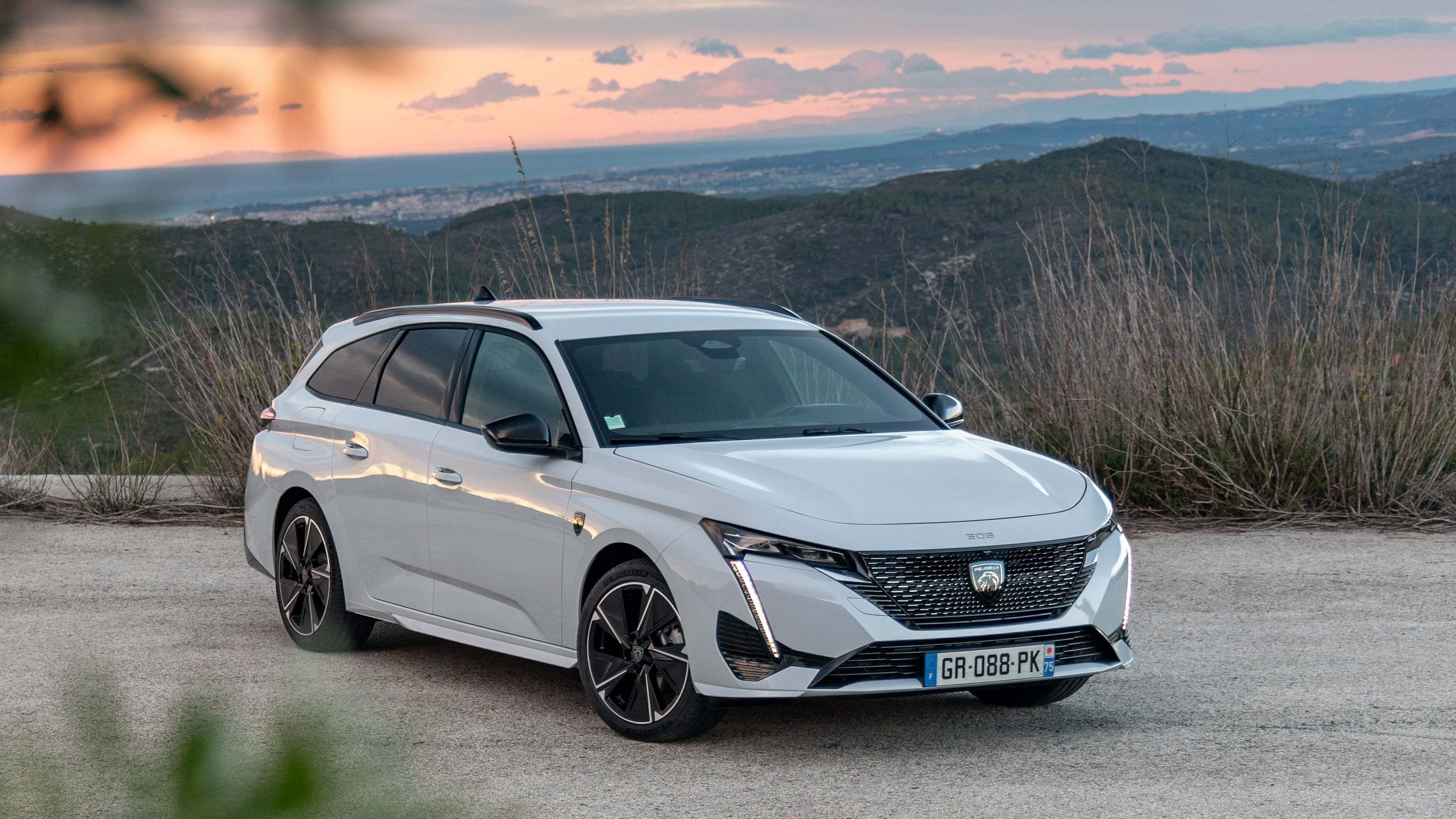 Peugeot 308 familiar eléctrico
