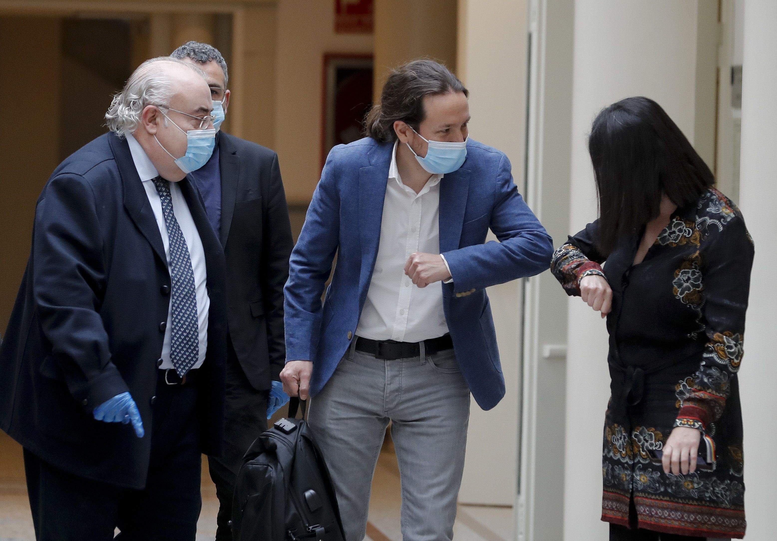 iglesias-besocodo.jpg