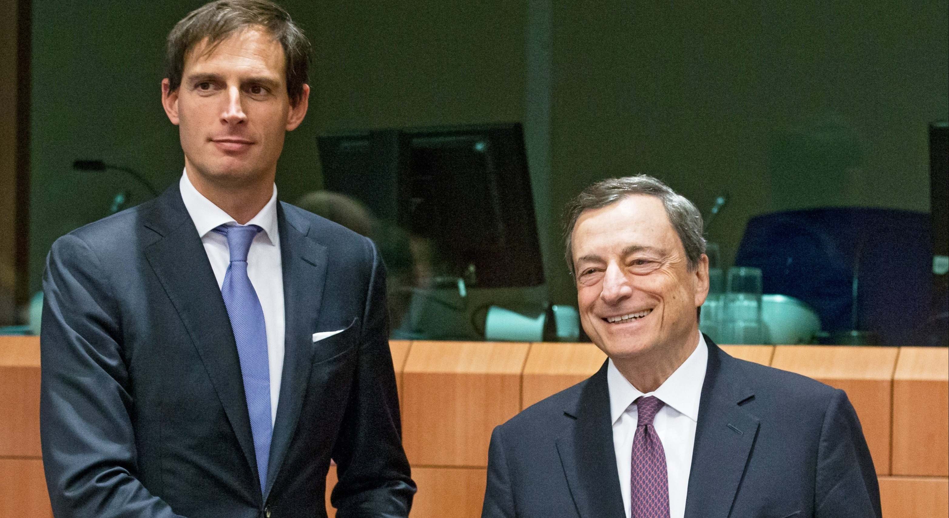 Wopke Hoekstra, comisario de Clima, Cero Emisiones Netas y Crecimiento Limpio junto a Mario Draghi